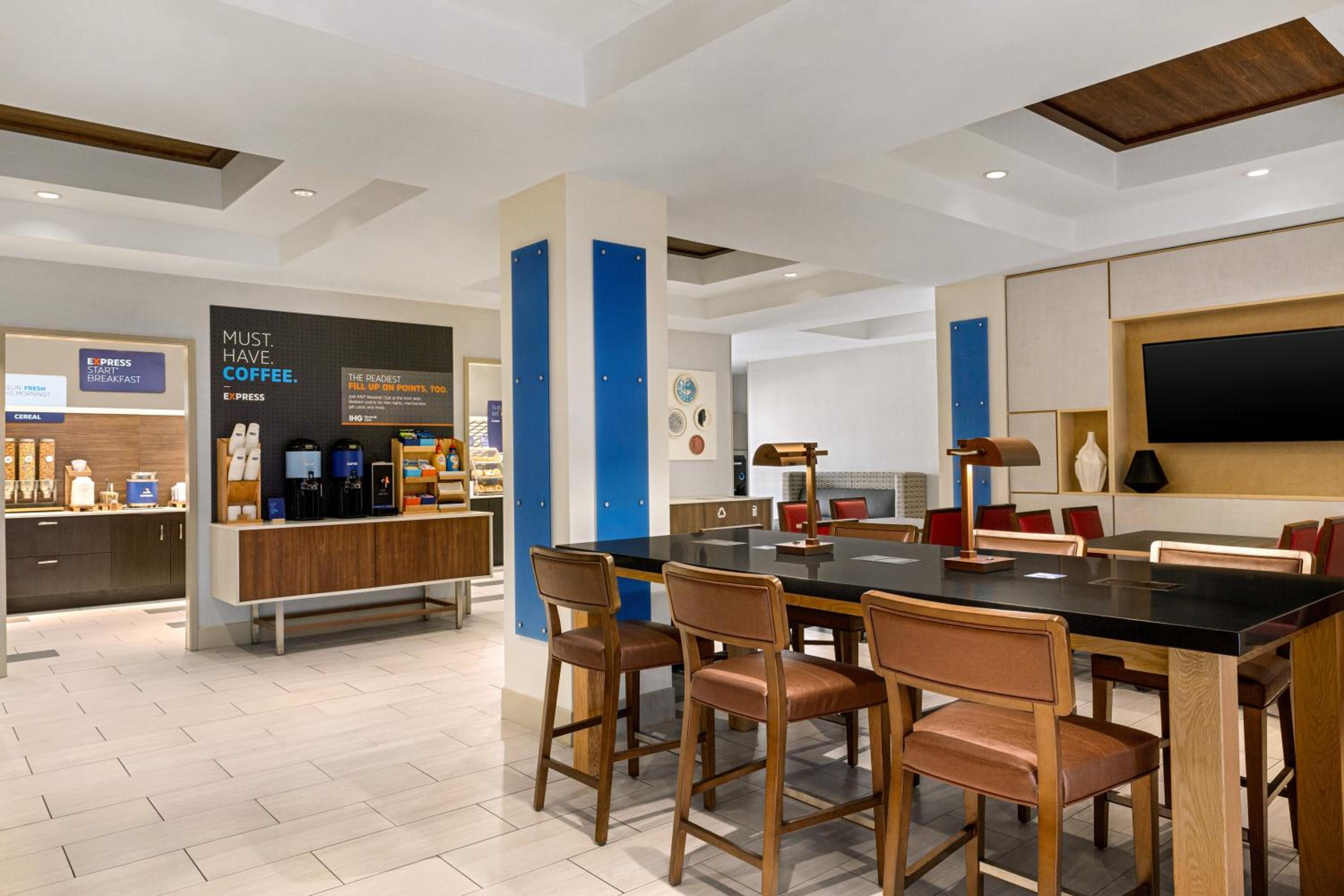 Holiday Inn Express Hotel  Suites Shawnee I-40, an IHG Hotel - Property Image 10