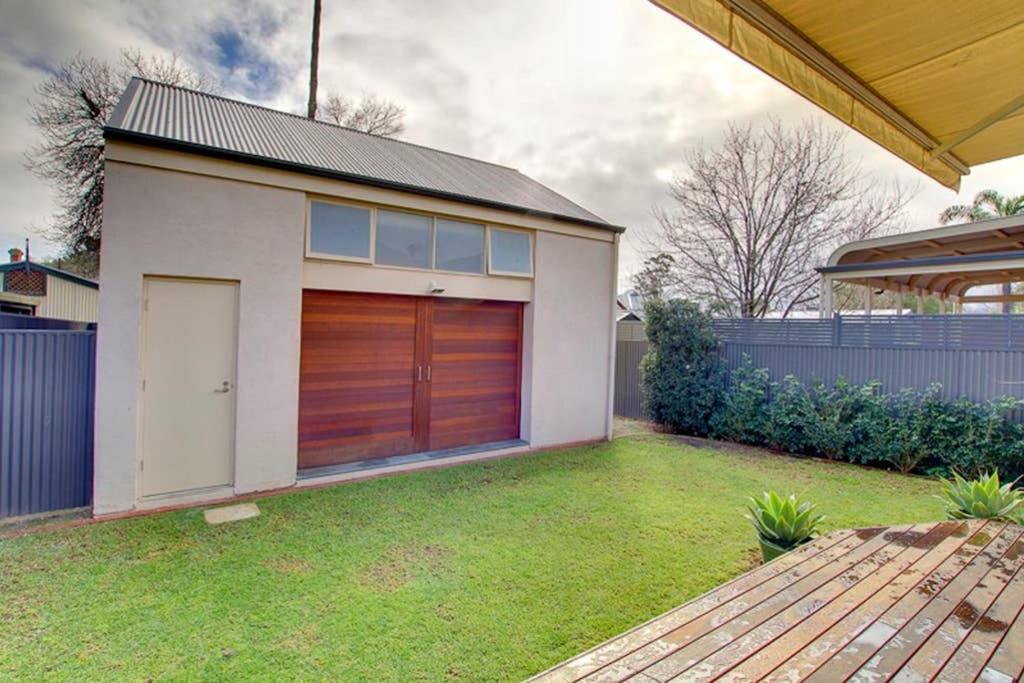 Adelaide close CBD Large Private Studio Apartment in St Peters
