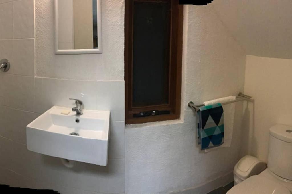 Adelaide close CBD Large Private Studio Apartment in St Peters