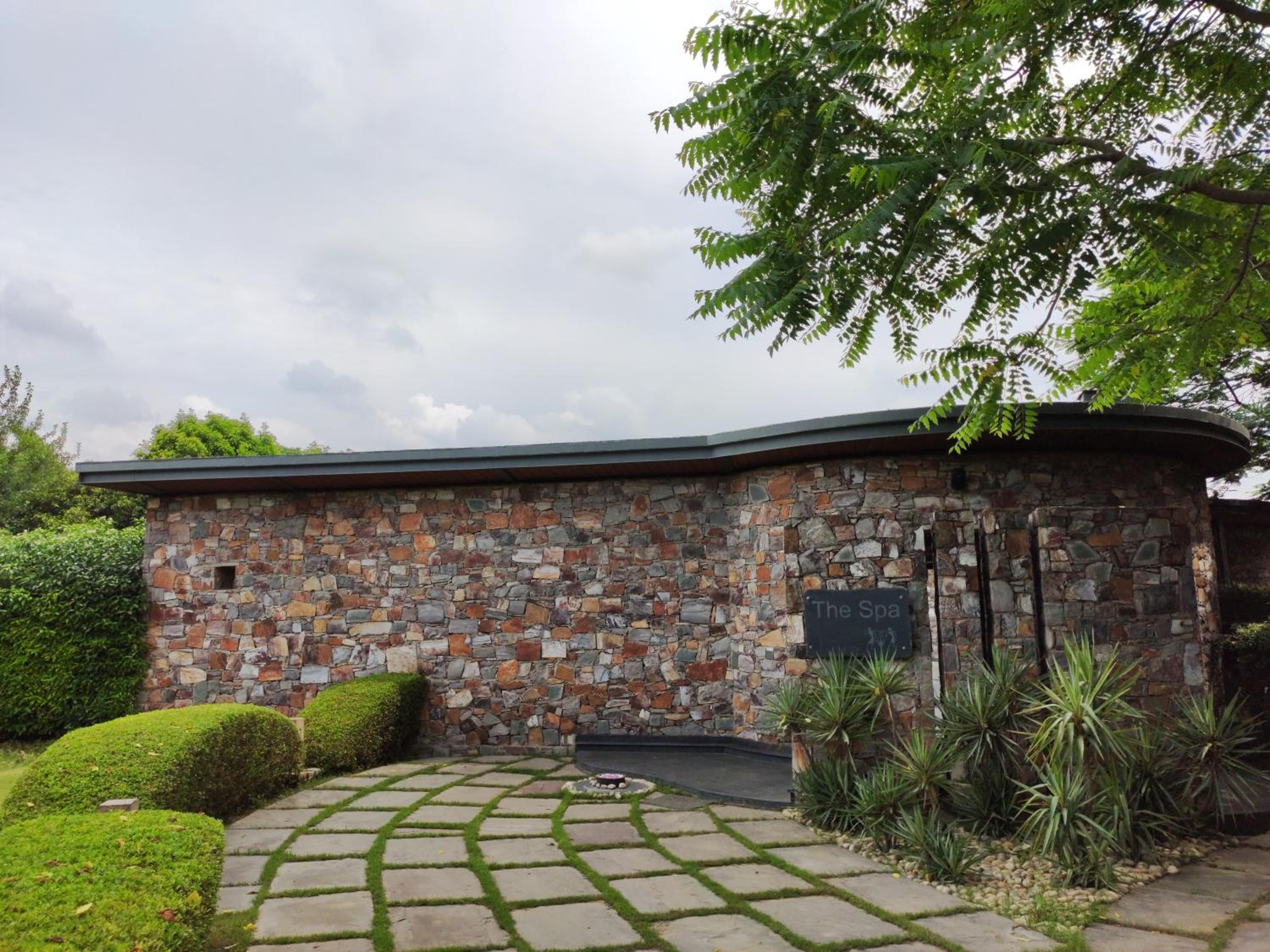 Taj Damdama Lake Resort & Spa, Gurugram
