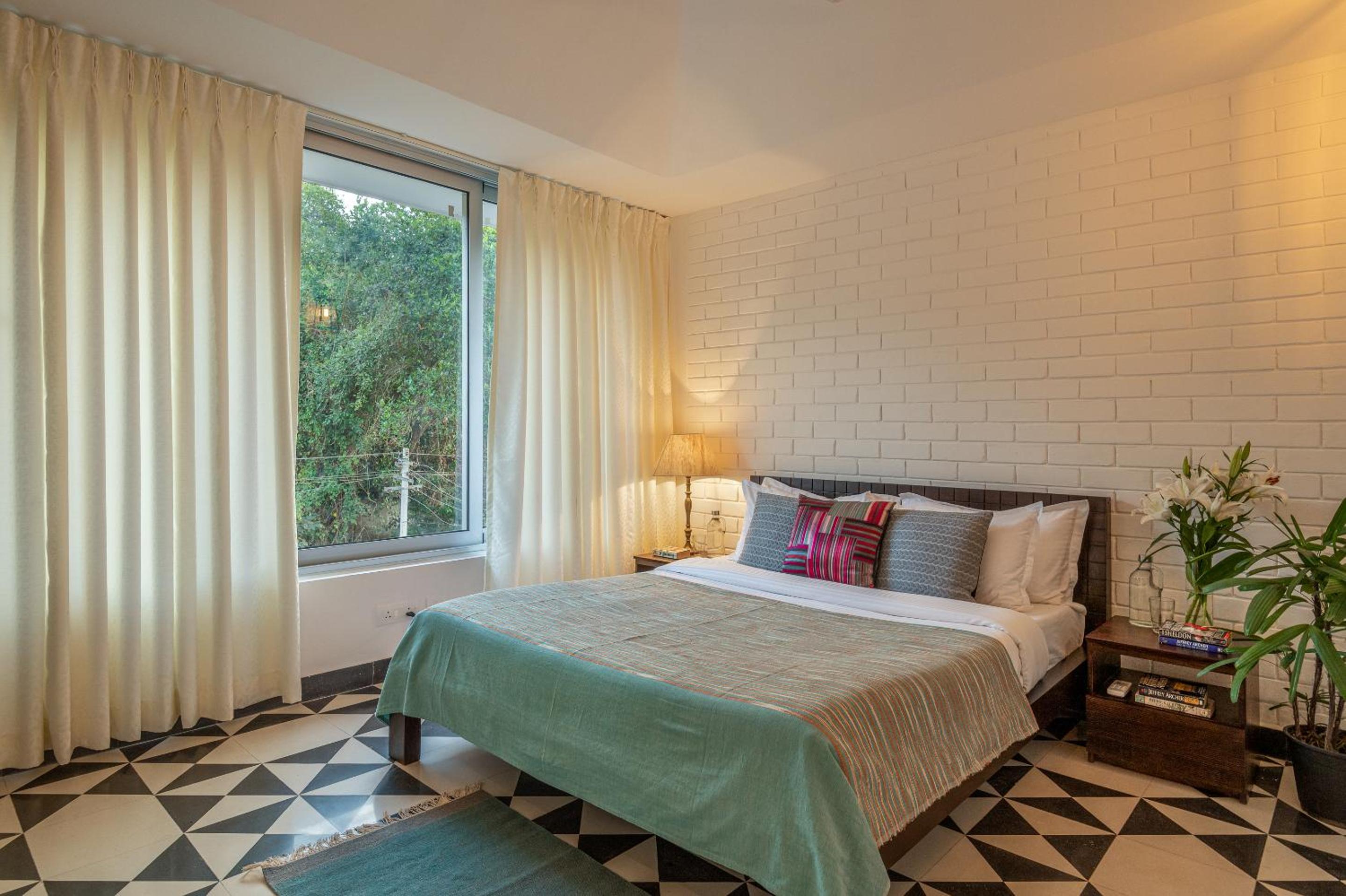 El Arbol by The Blue Kite with Rooftop Pool, Kitchen, Wifi, Security,10 Mins to Candolim Beach & 5 mins to Casino view 5