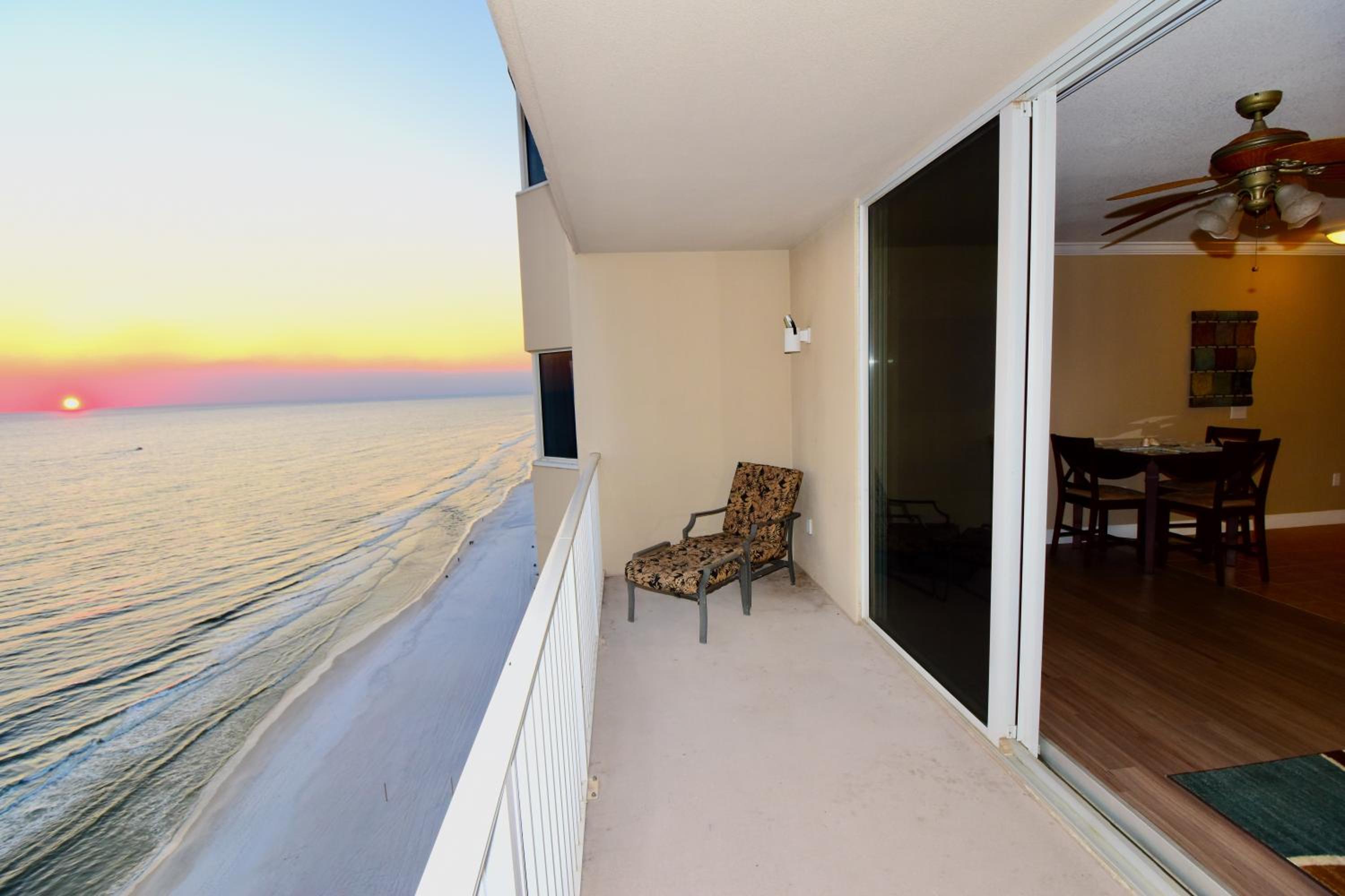 Amazing Sunset Oceanfront Condo