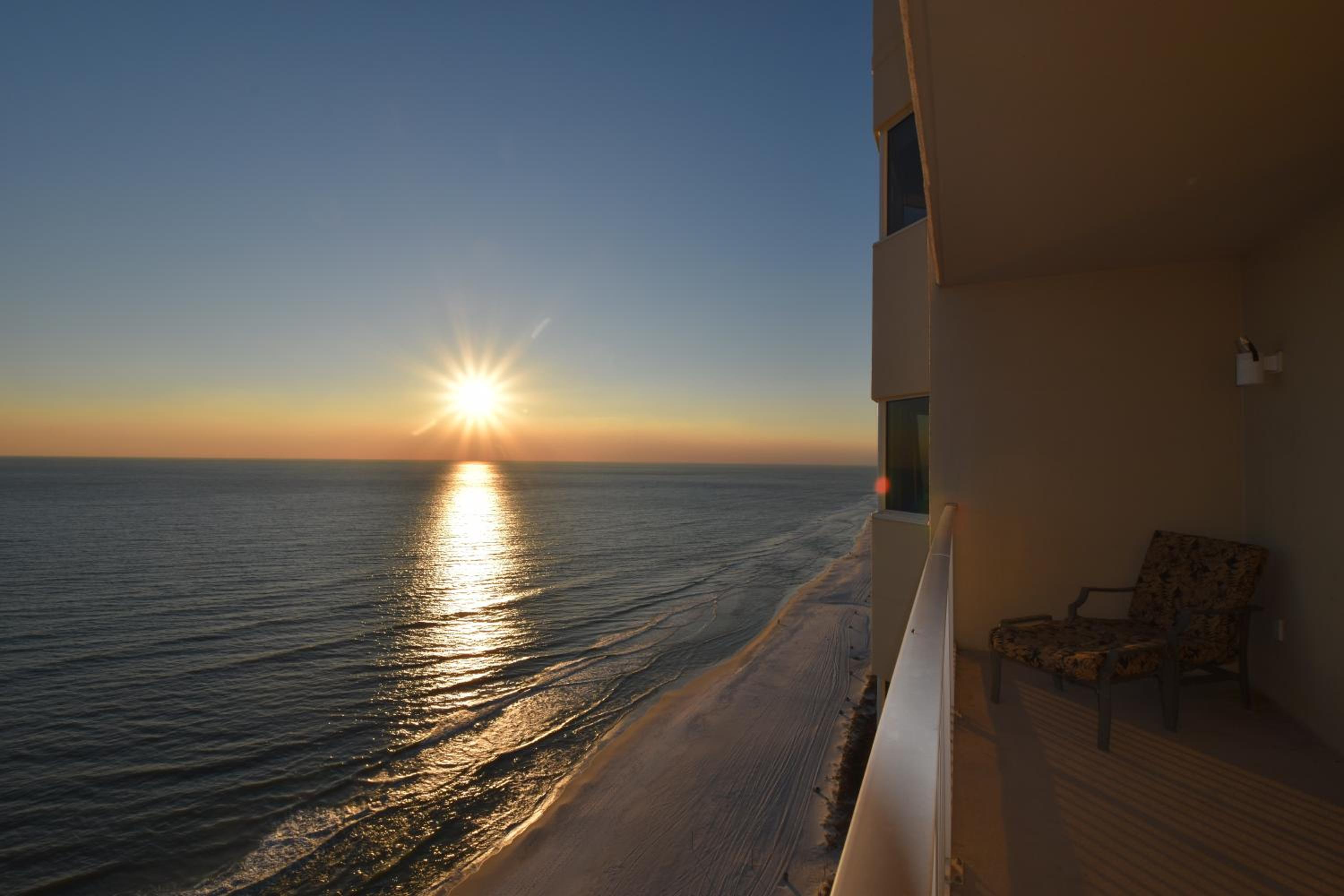 Amazing Sunset Oceanfront Condo