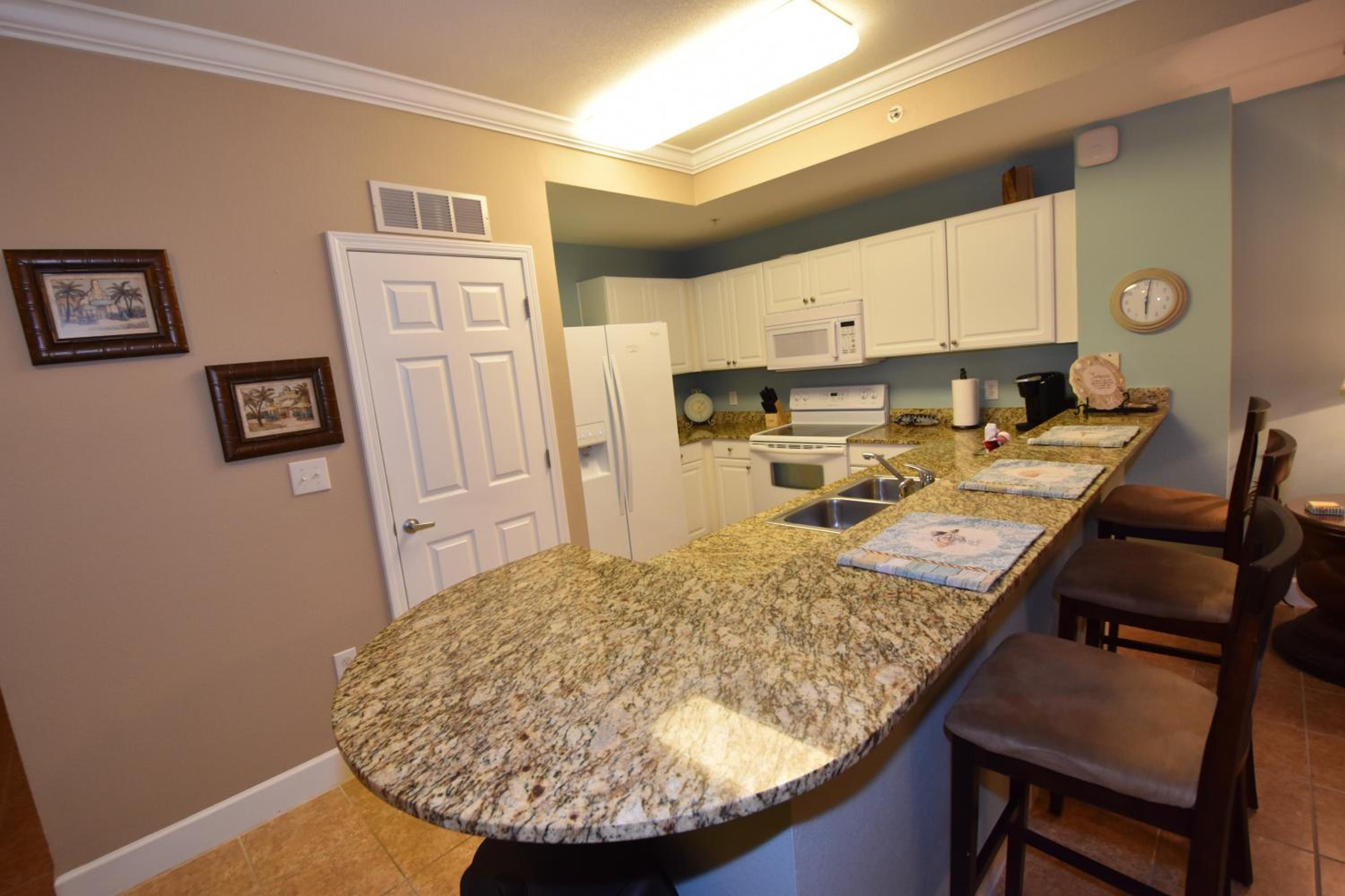 Amazing Sunset Oceanfront Condo