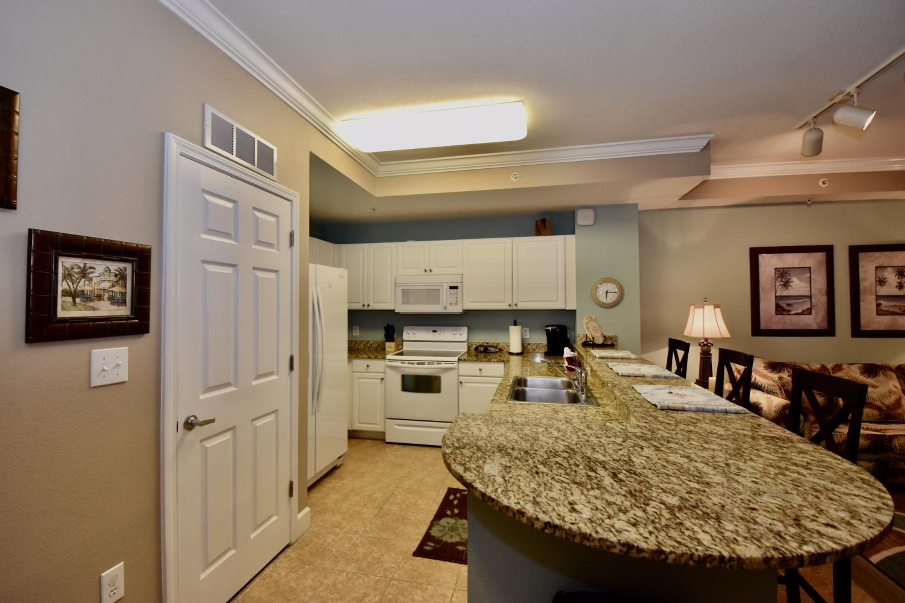 Amazing Sunset Oceanfront Condo