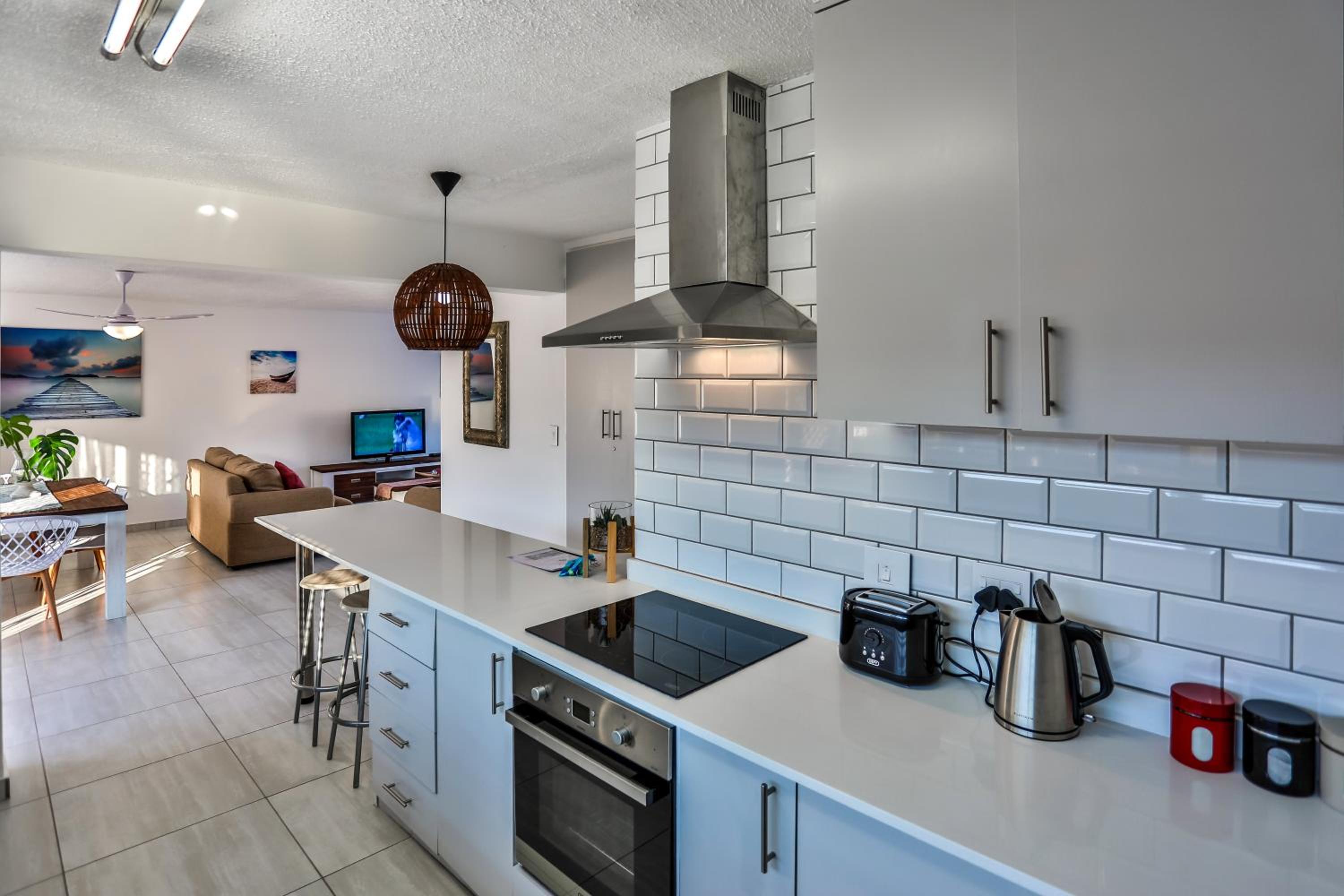 302 Kenwyn on Sea- Luxury Beachfront Getaway view 5