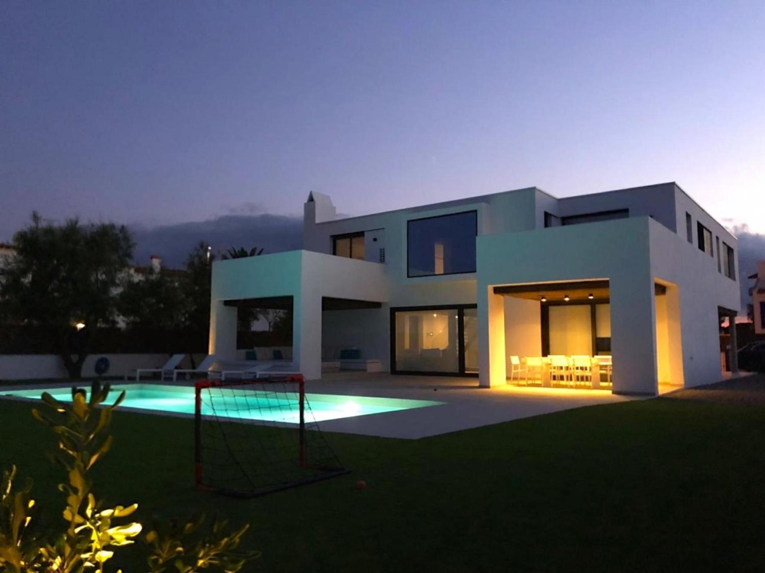 VILLA PINELL