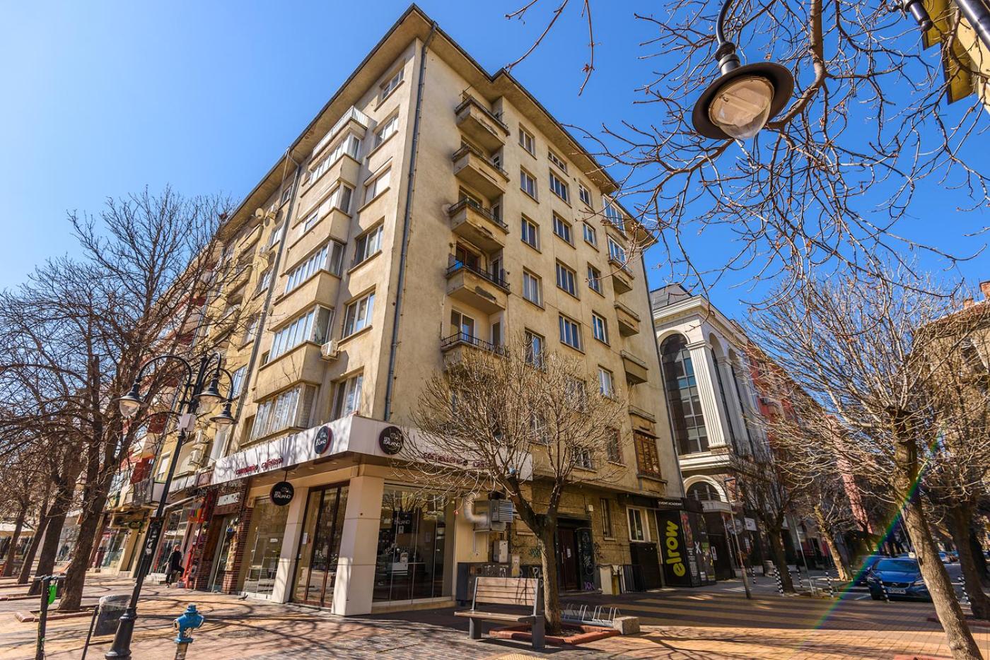 Zero-Waste Studio Apartment in Central Sofia view 2