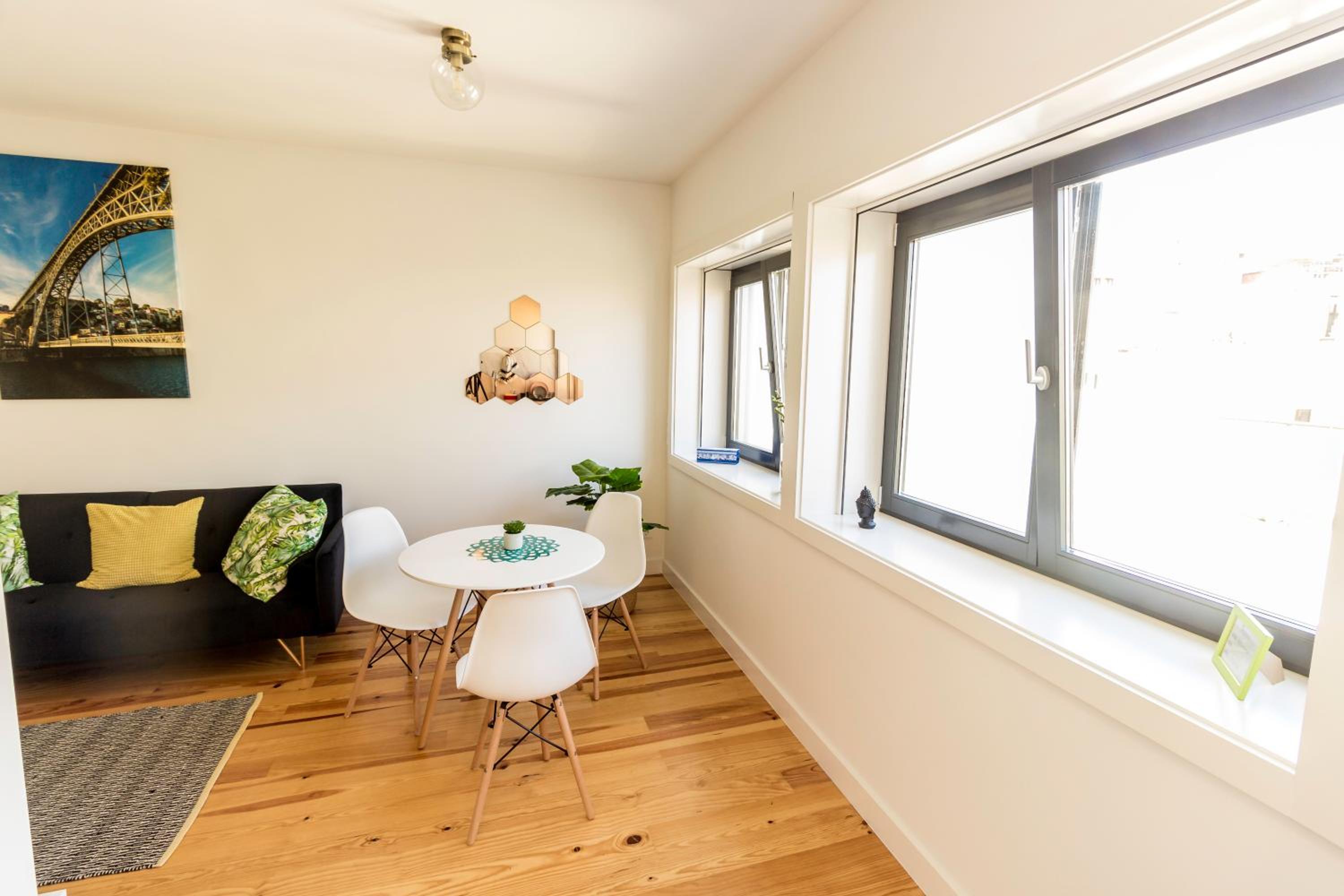 Guest H4U - Porto Batalha City Center