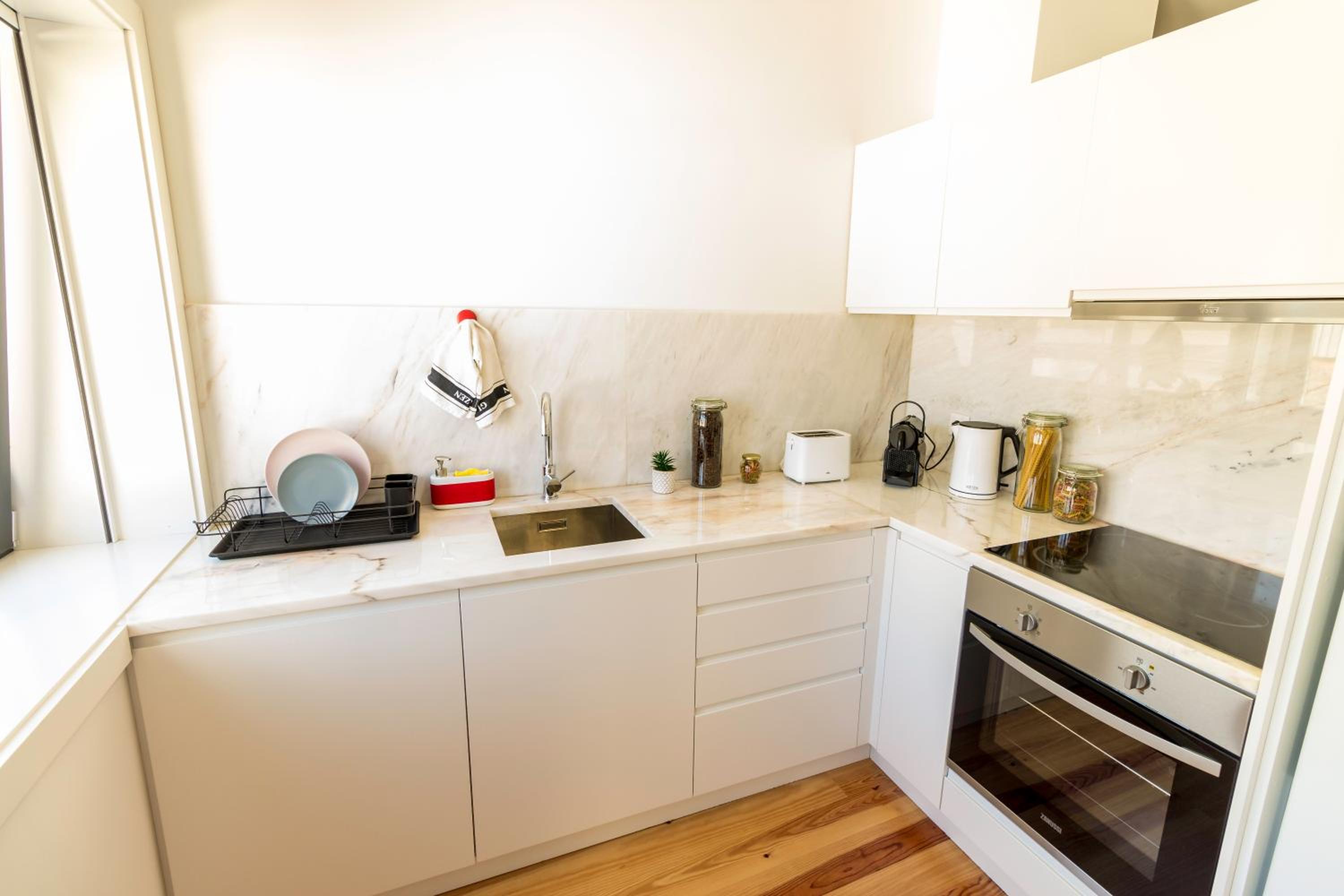 Guest H4U - Porto Batalha City Center