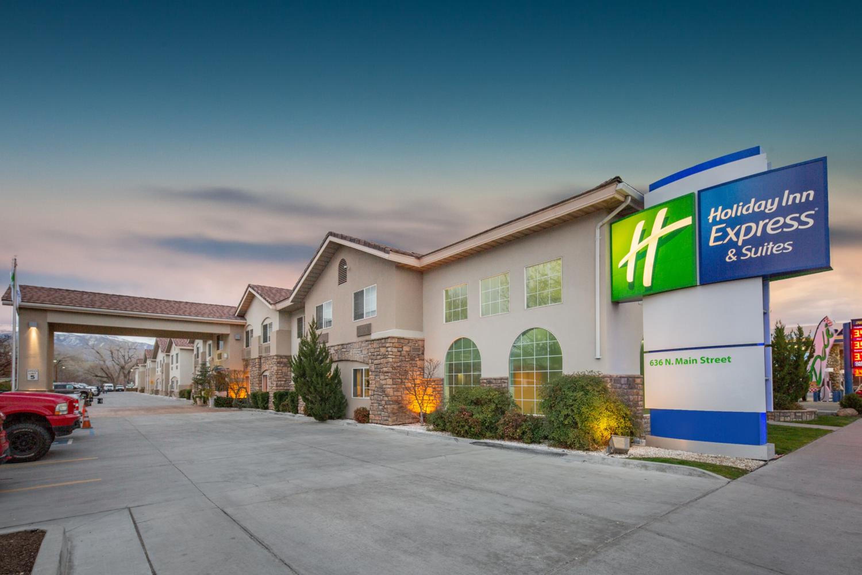 Bishop Vacations - Holiday Inn Express Hotel  Suites Bishop, an IHG Hotel - Property Image 1