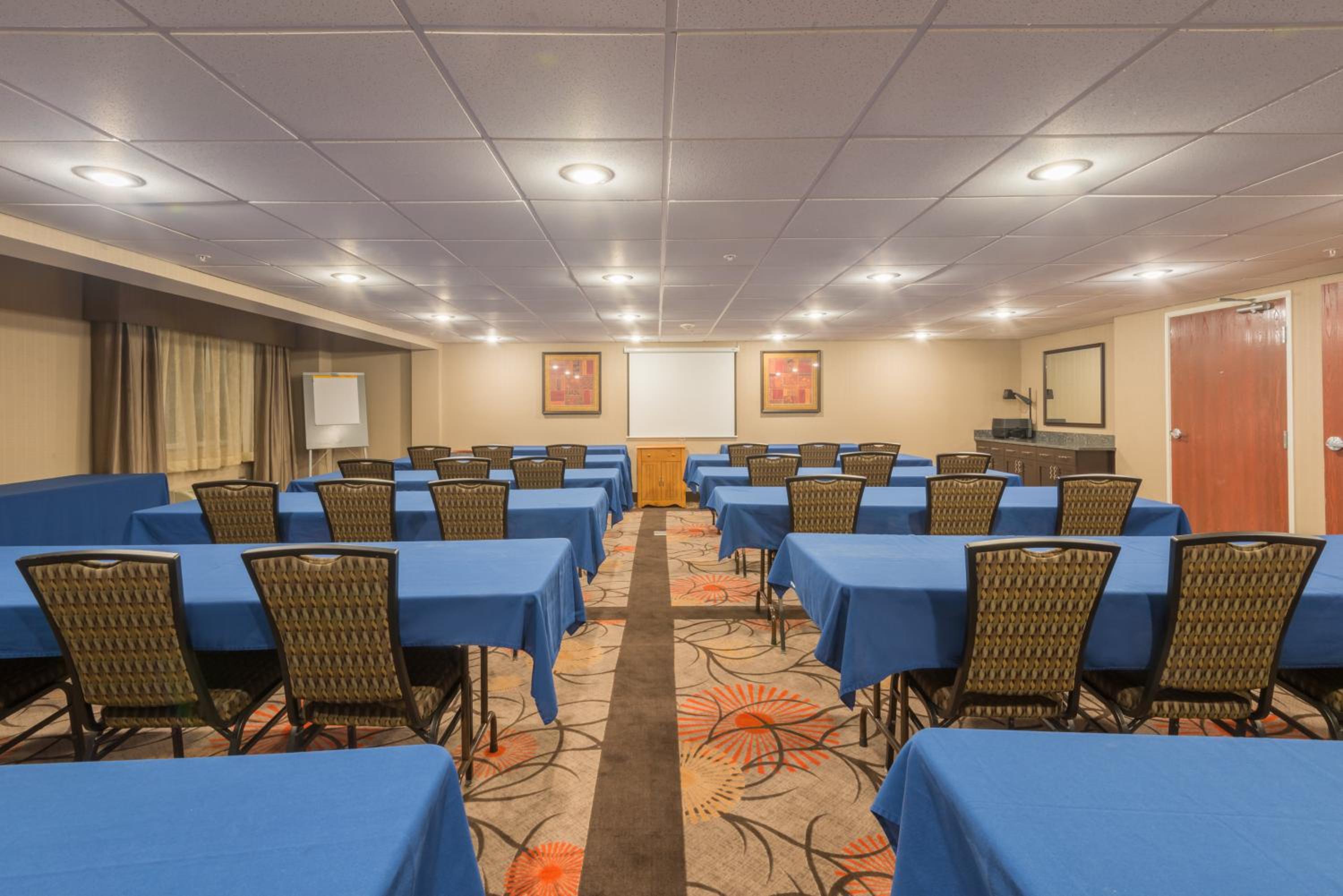 Casper Vacations - Holiday Inn Express Casper I-25, an IHG Hotel - Property Image 8