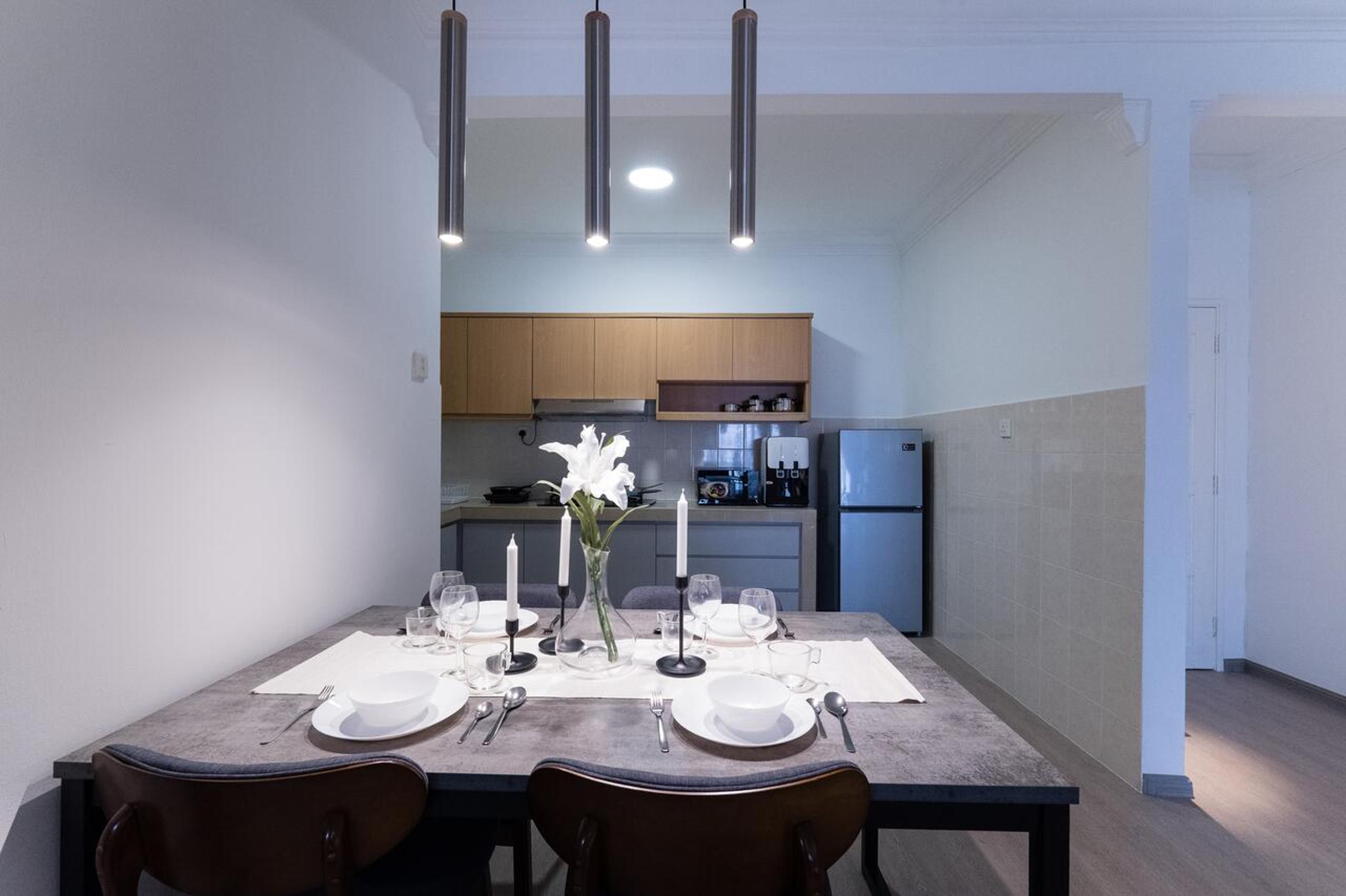 Artistic Comfy 4BR Suites KL