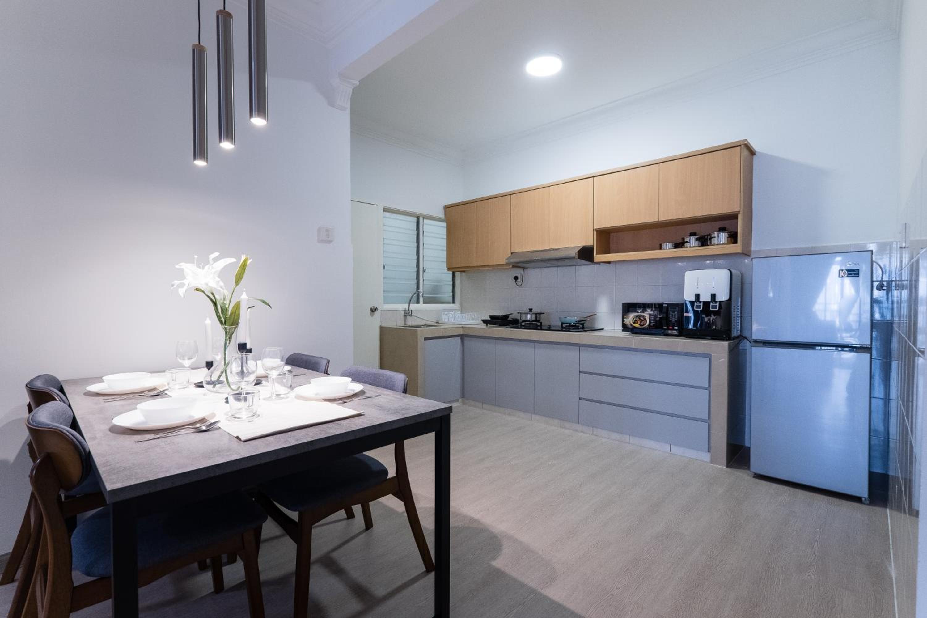 Artistic Comfy 4BR Suites KL