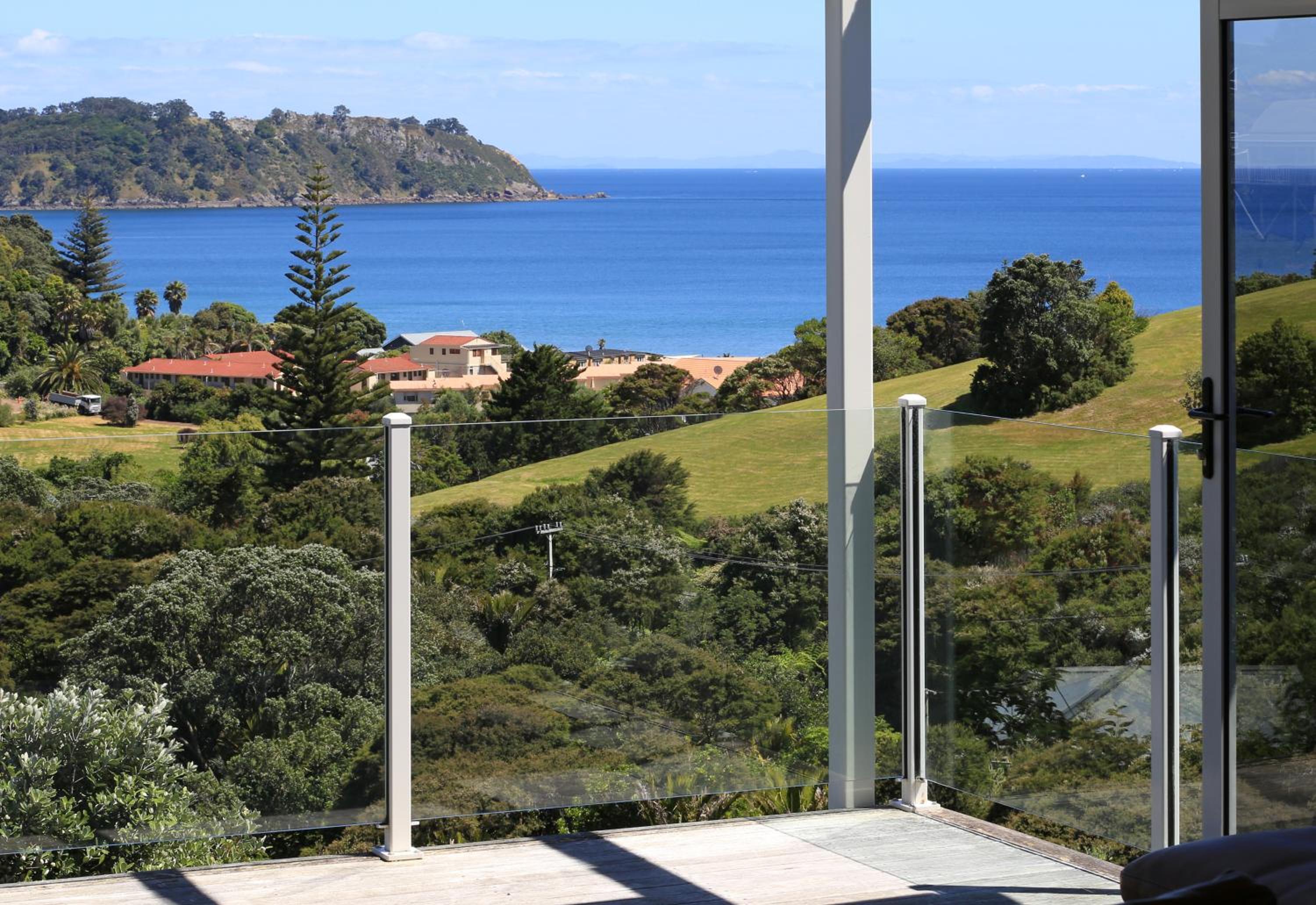 Onetangi Lookout - Stay Waiheke view 4