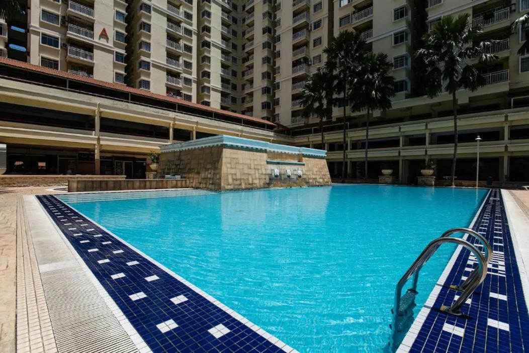 Artistic Comfy 4BR Suites KL