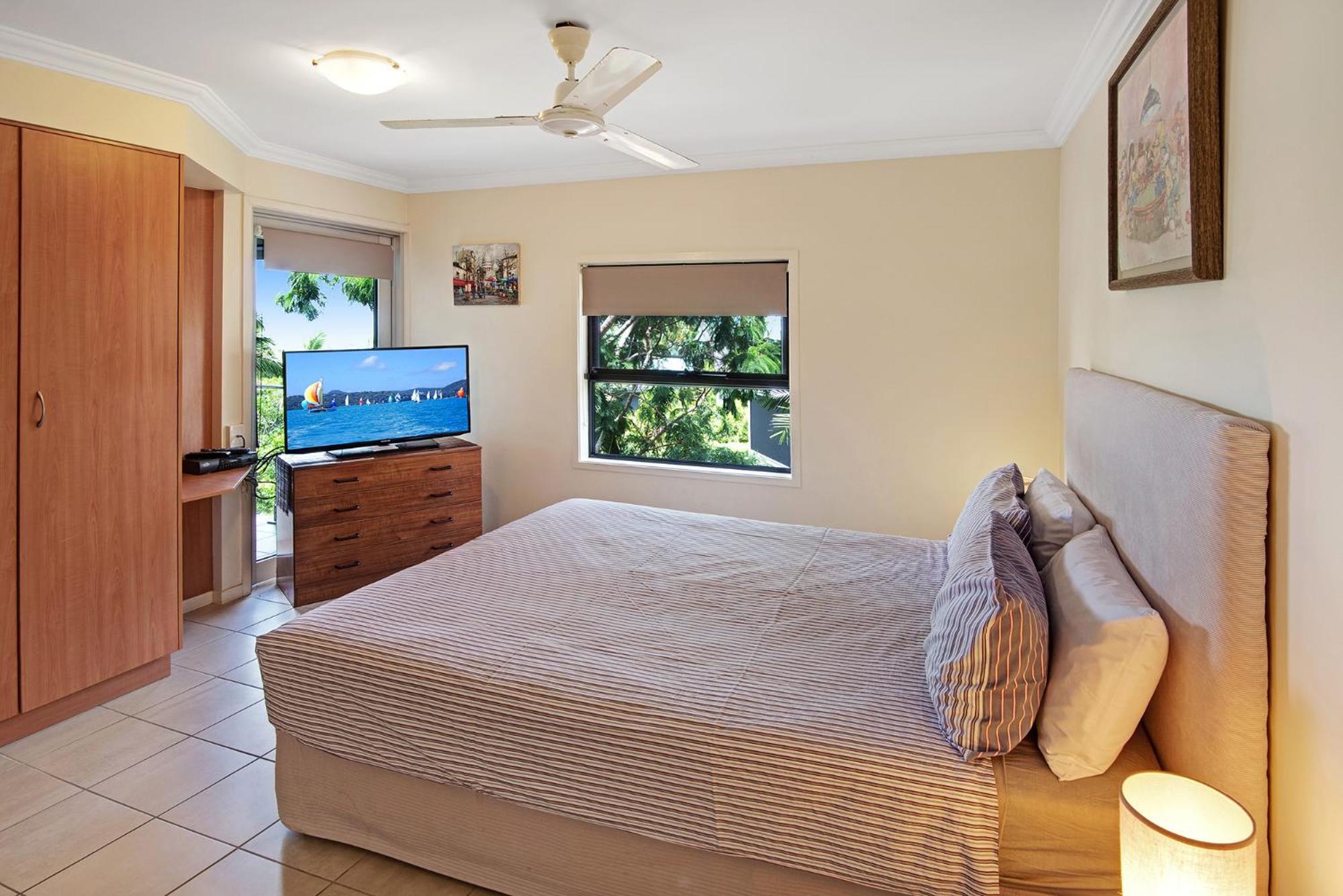 Oasis Apartments on Hamilton Island by HIHA