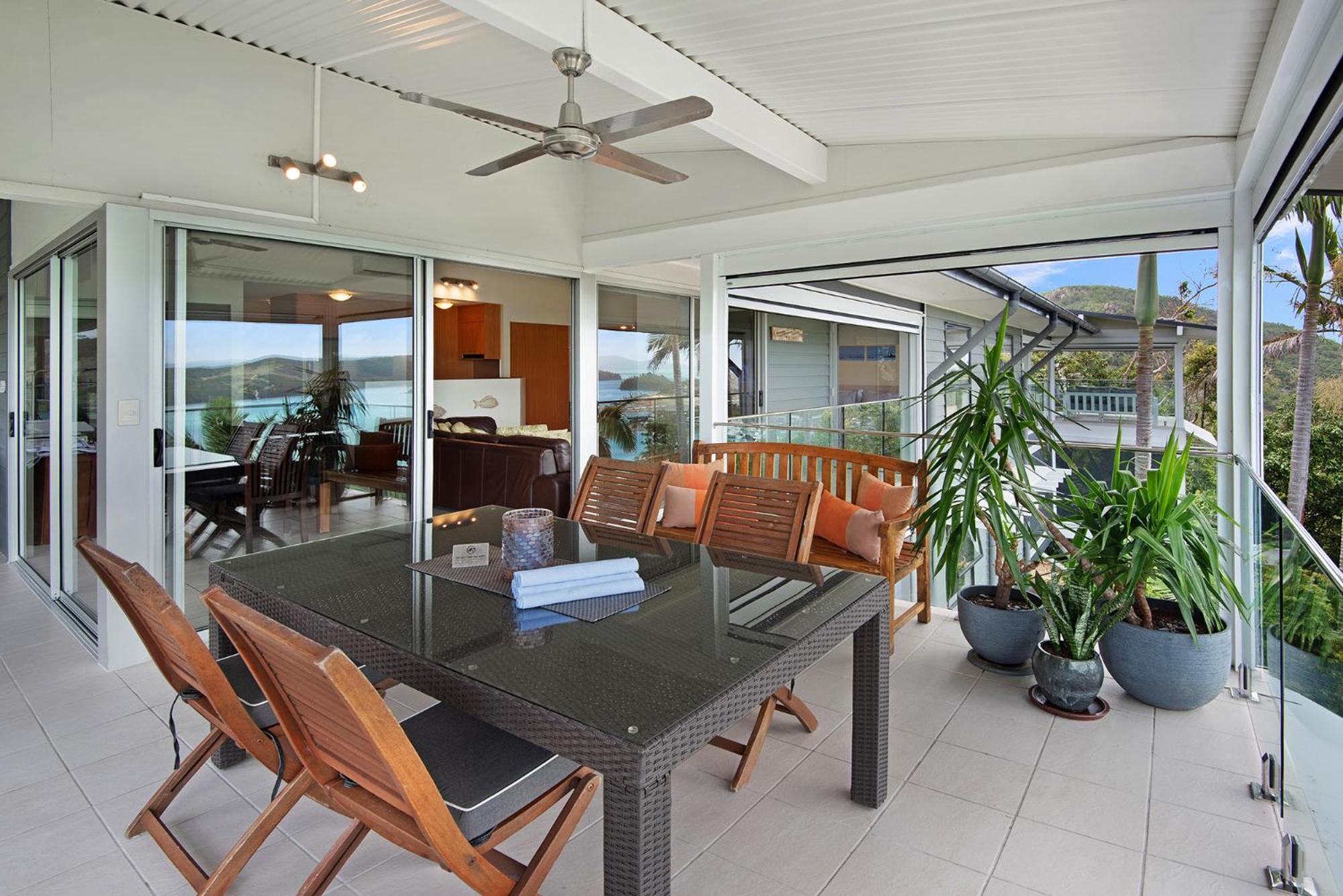 Oasis Apartments on Hamilton Island by HIHA