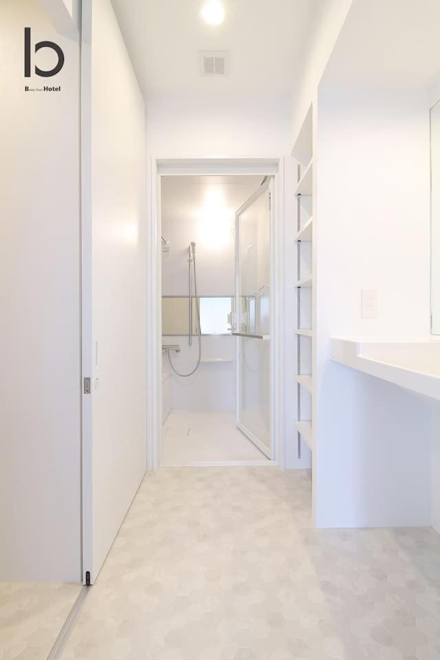 b hotel Heiwaodori 902 - Huge Apt in Famous Hiroshima dori for 6p view 3