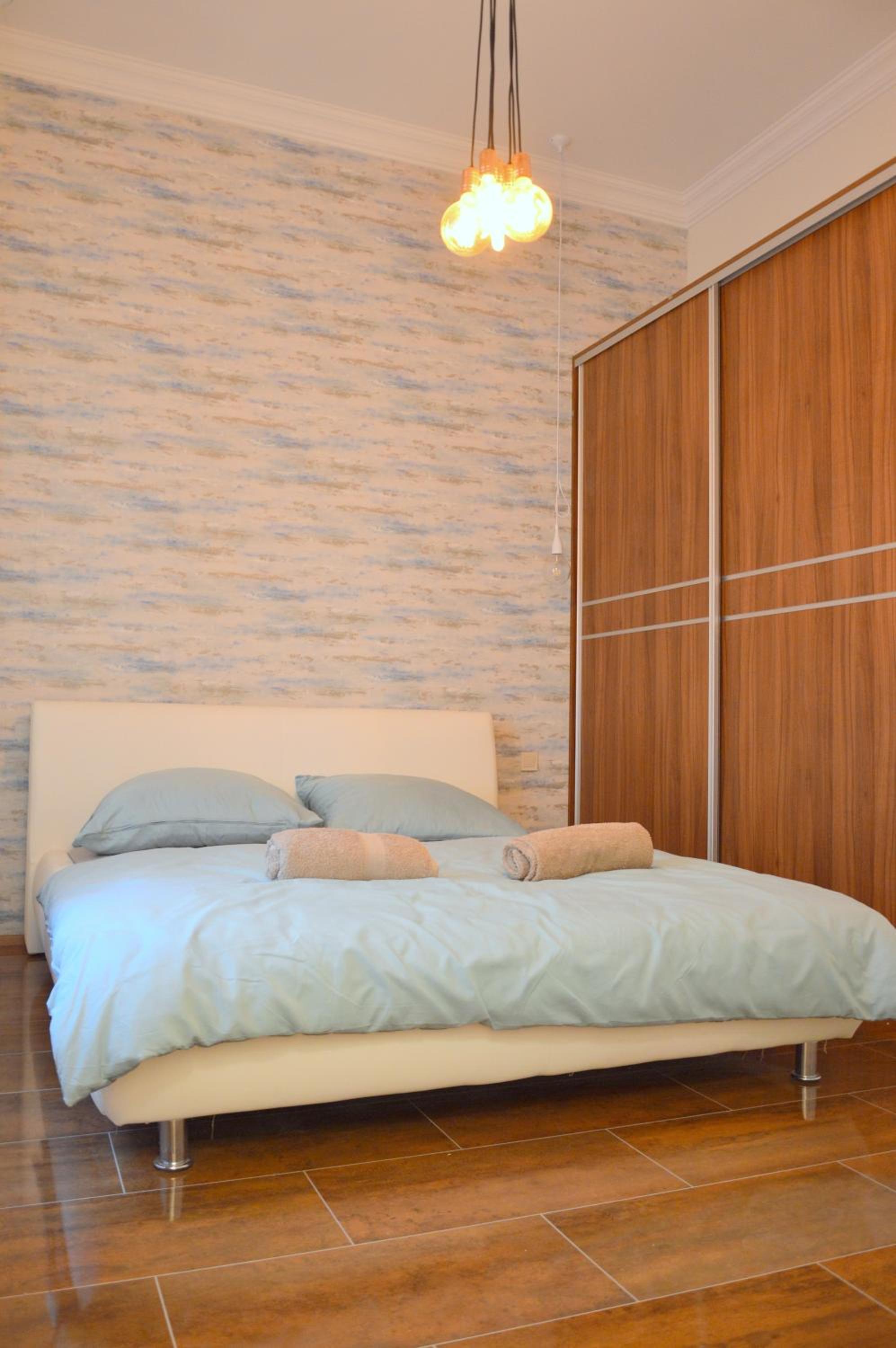 Elegant Fashionstreet Apartment view 3