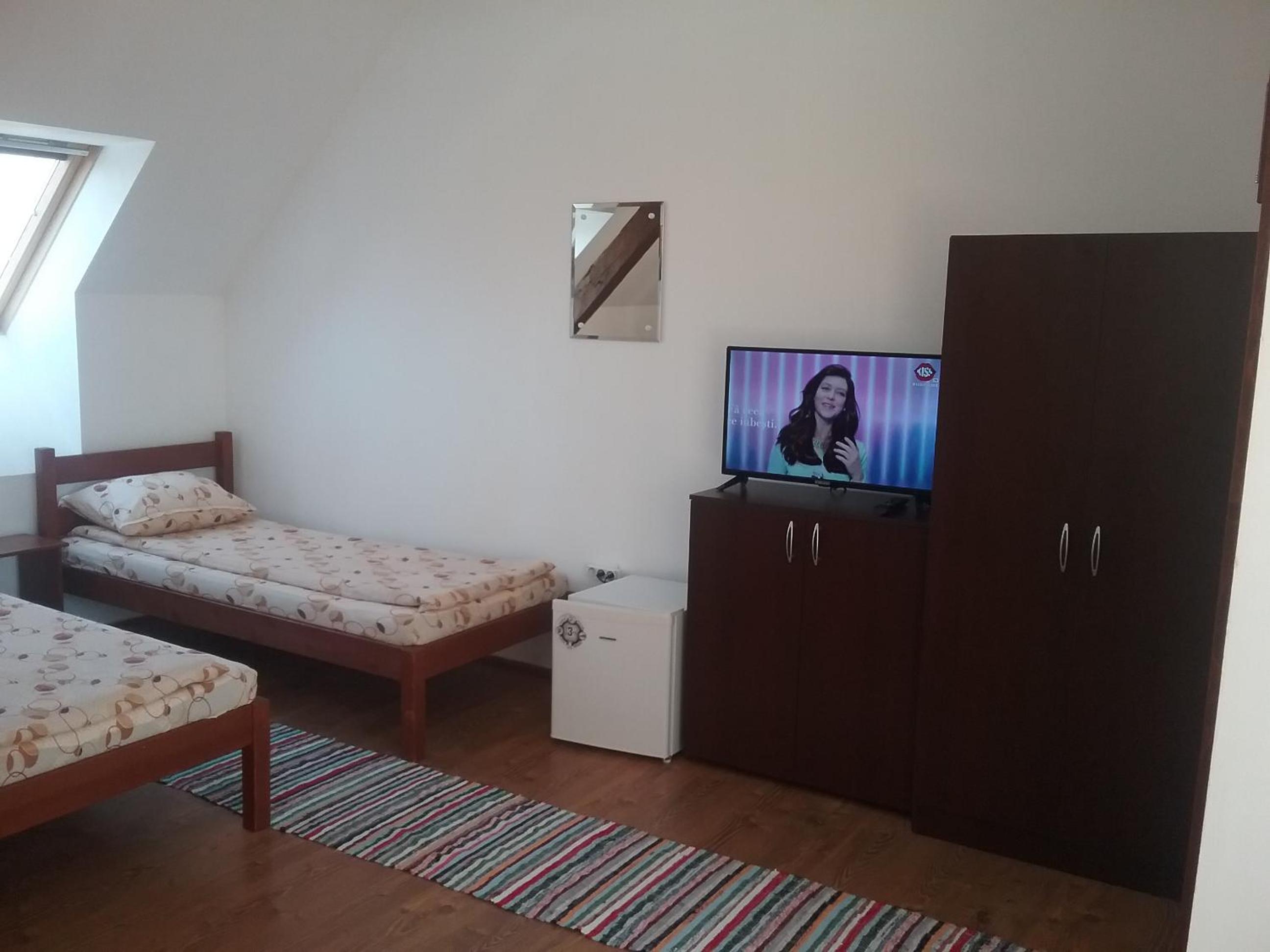 Photo 33