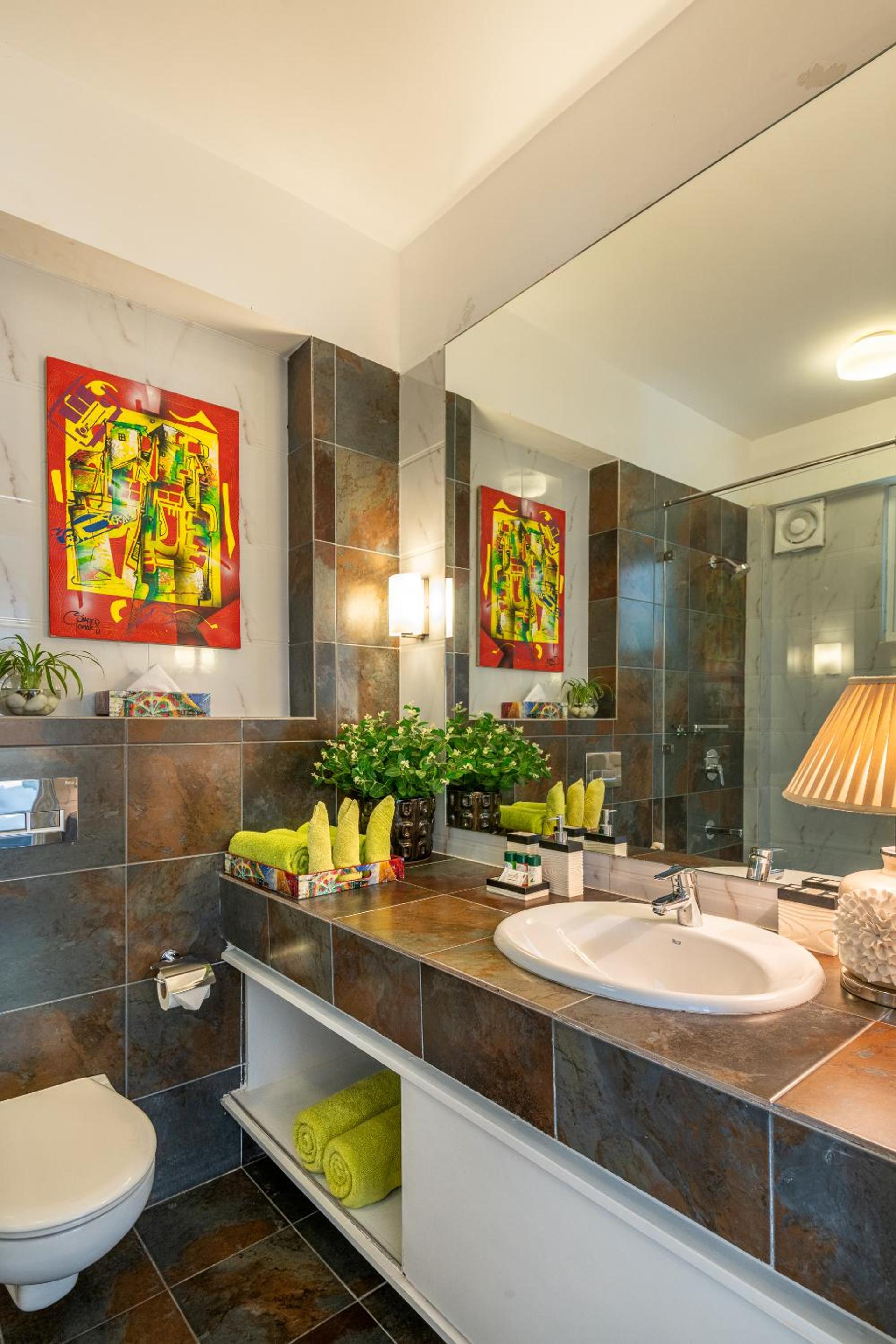 La Mer by The Blue Kite - Pool, Kitchen, Pool Table, Wifi & Security, 10 mins to Candolim Beach & 5 mins to Casino view 5