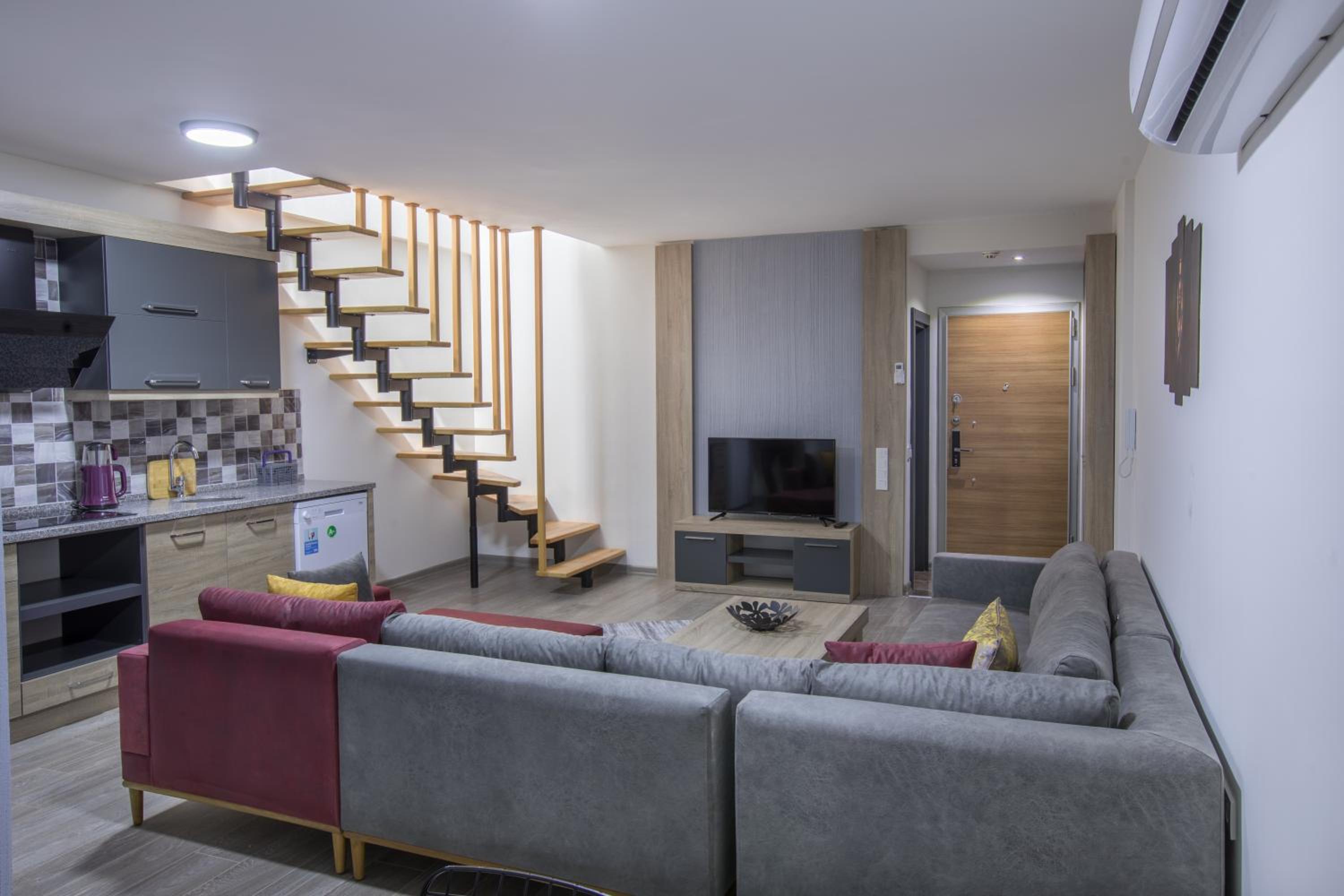 Elanis Suites - Image 34