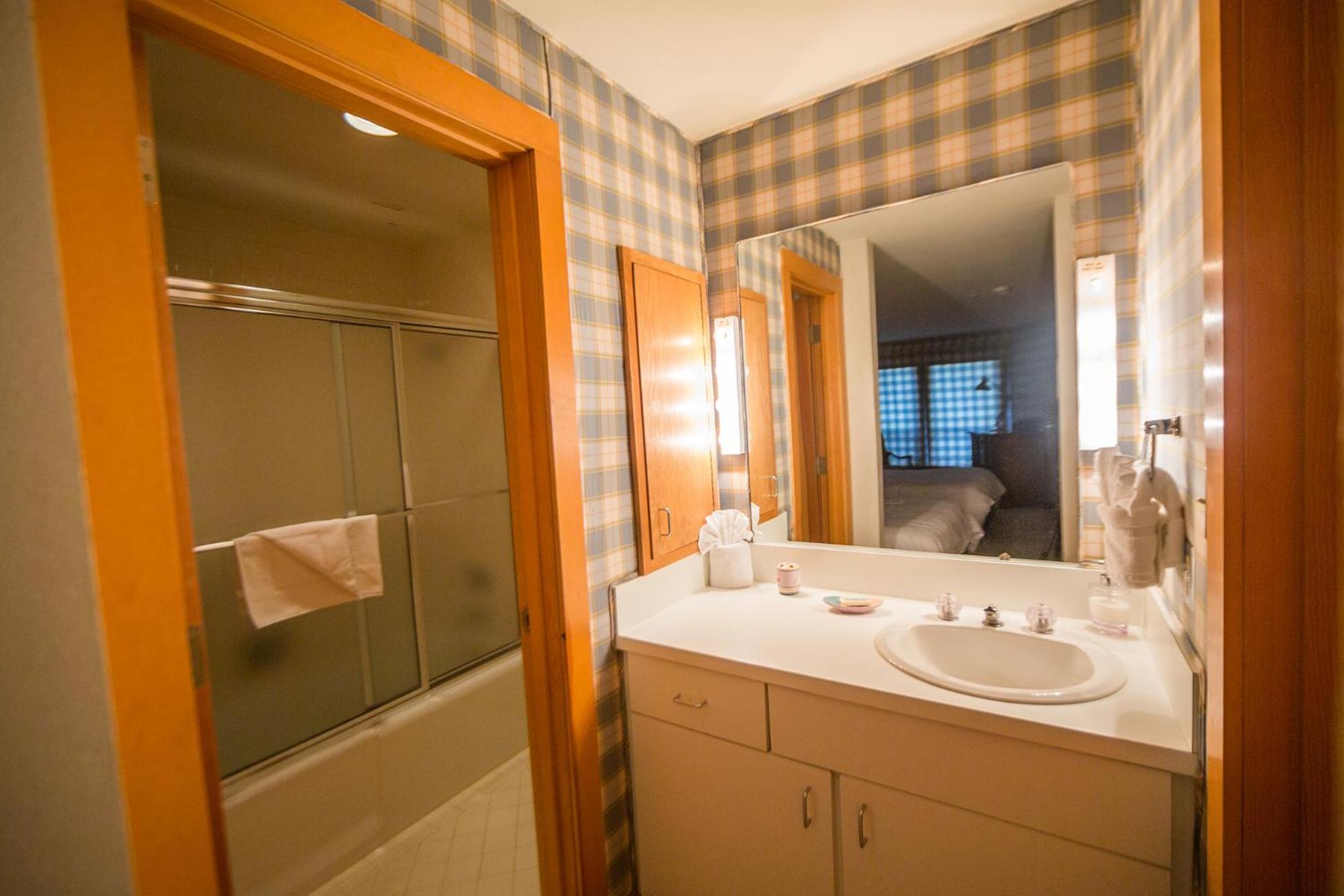 Northwood's Ski-In Ski-Out by Vail Realty - Property Image 5