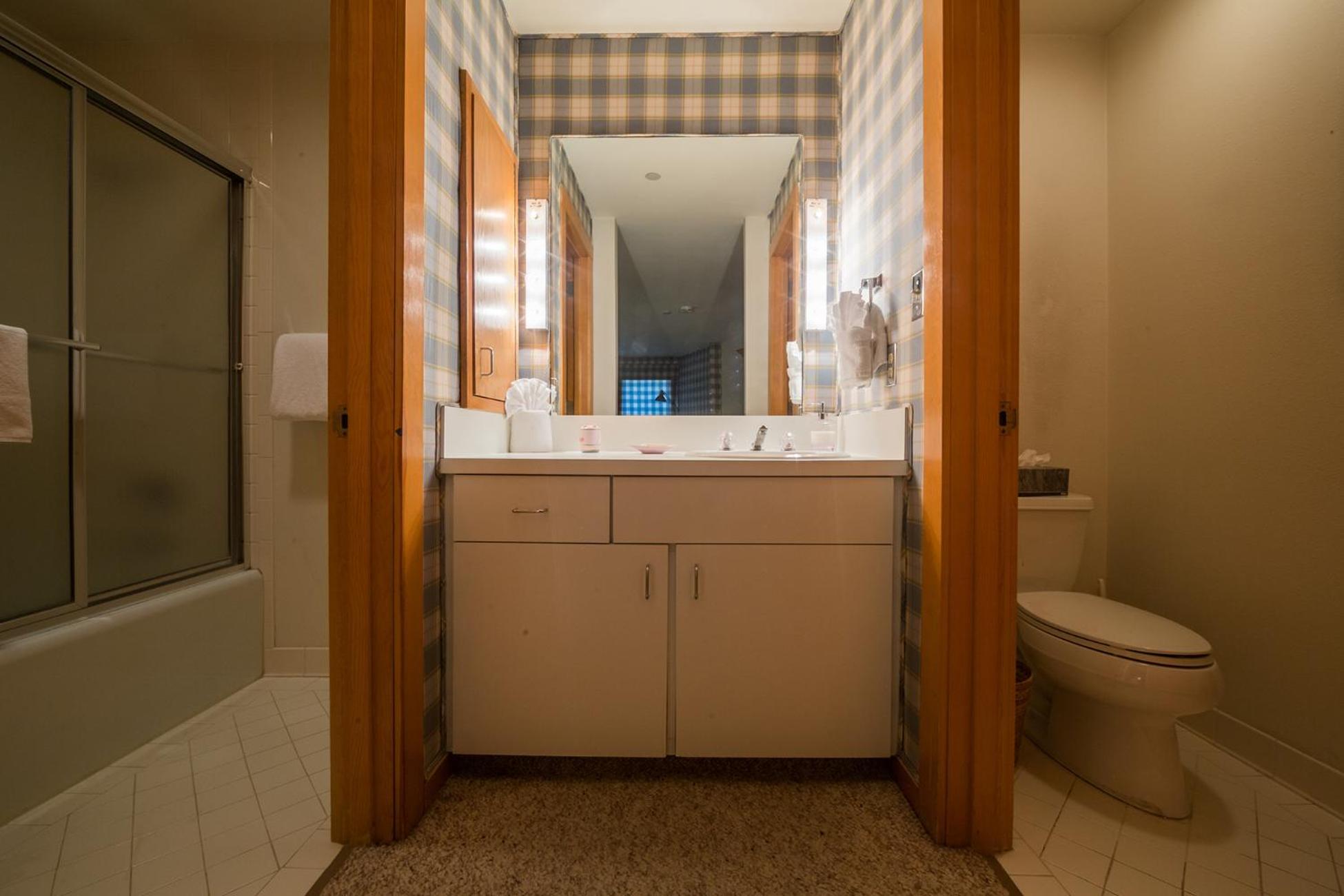 Northwood's Ski-In Ski-Out by Vail Realty - Property Image 7