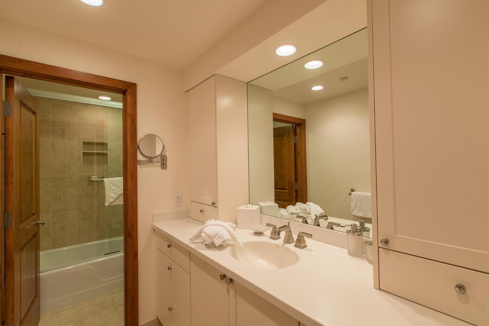 Northwood's Ski-In Ski-Out by Vail Realty - Property Image 10