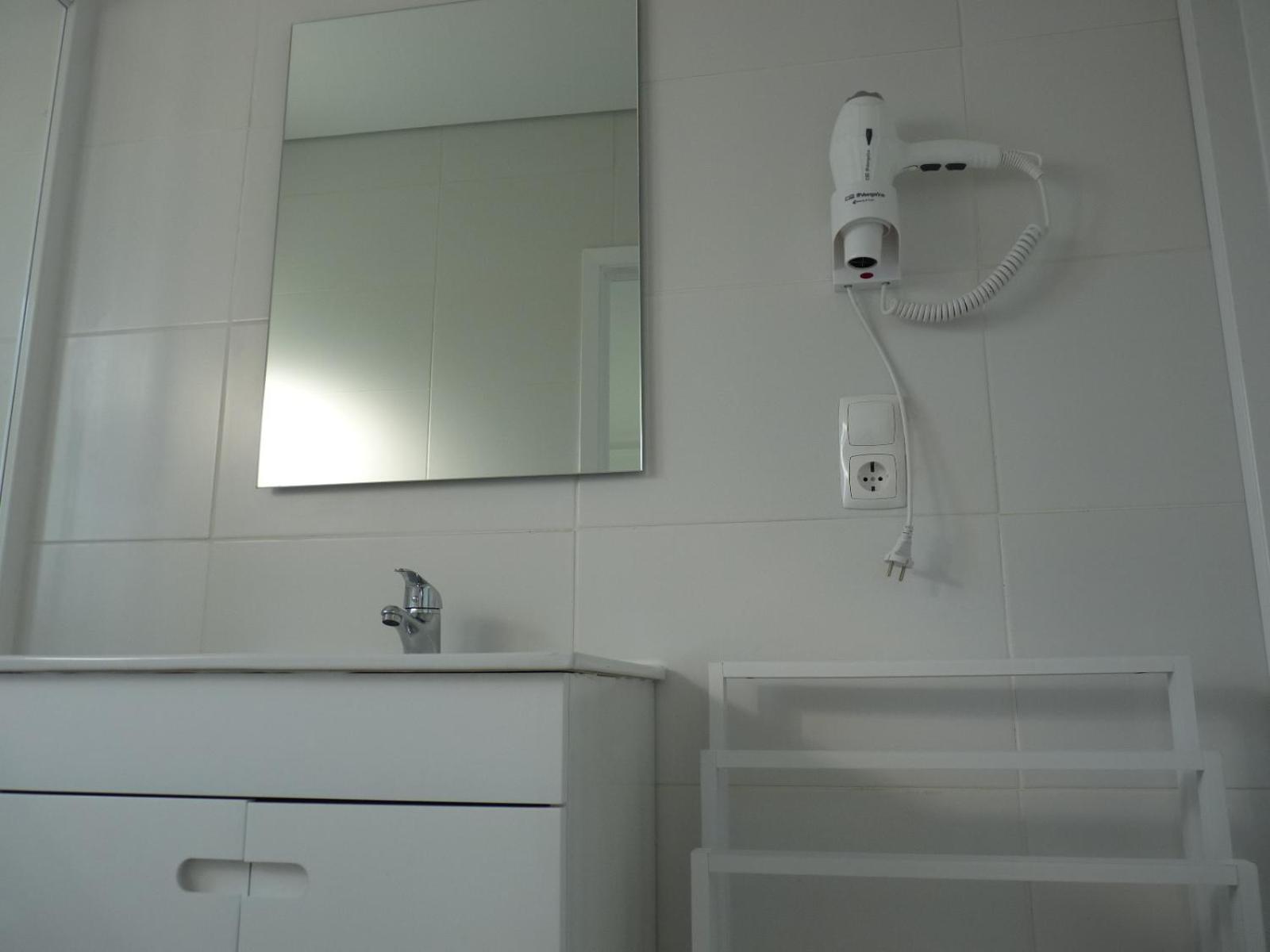 AZORES GARDEN HOUSE - Private Suites & Apartments - Automatic Self Check-in photo 48 of 78