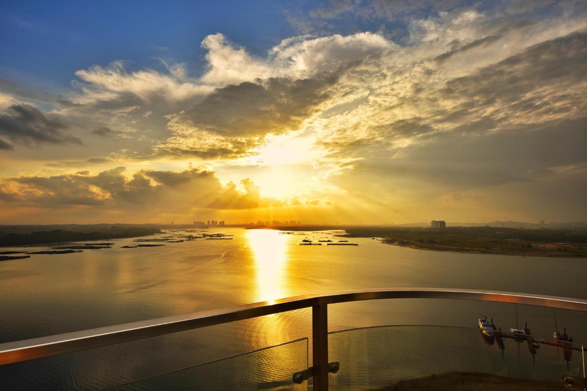 Country Garden Seaview Suite by Nest Home at Danga Bay