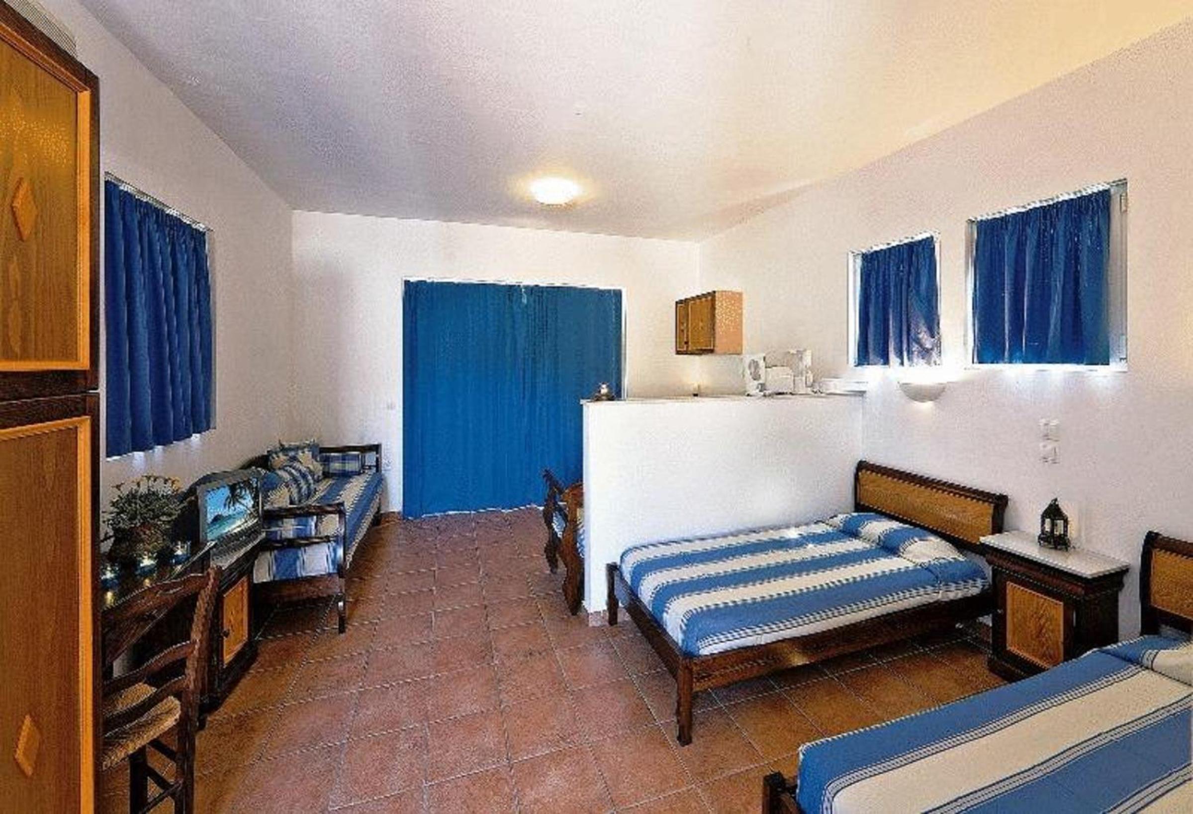 Katikies Studios & Apartments