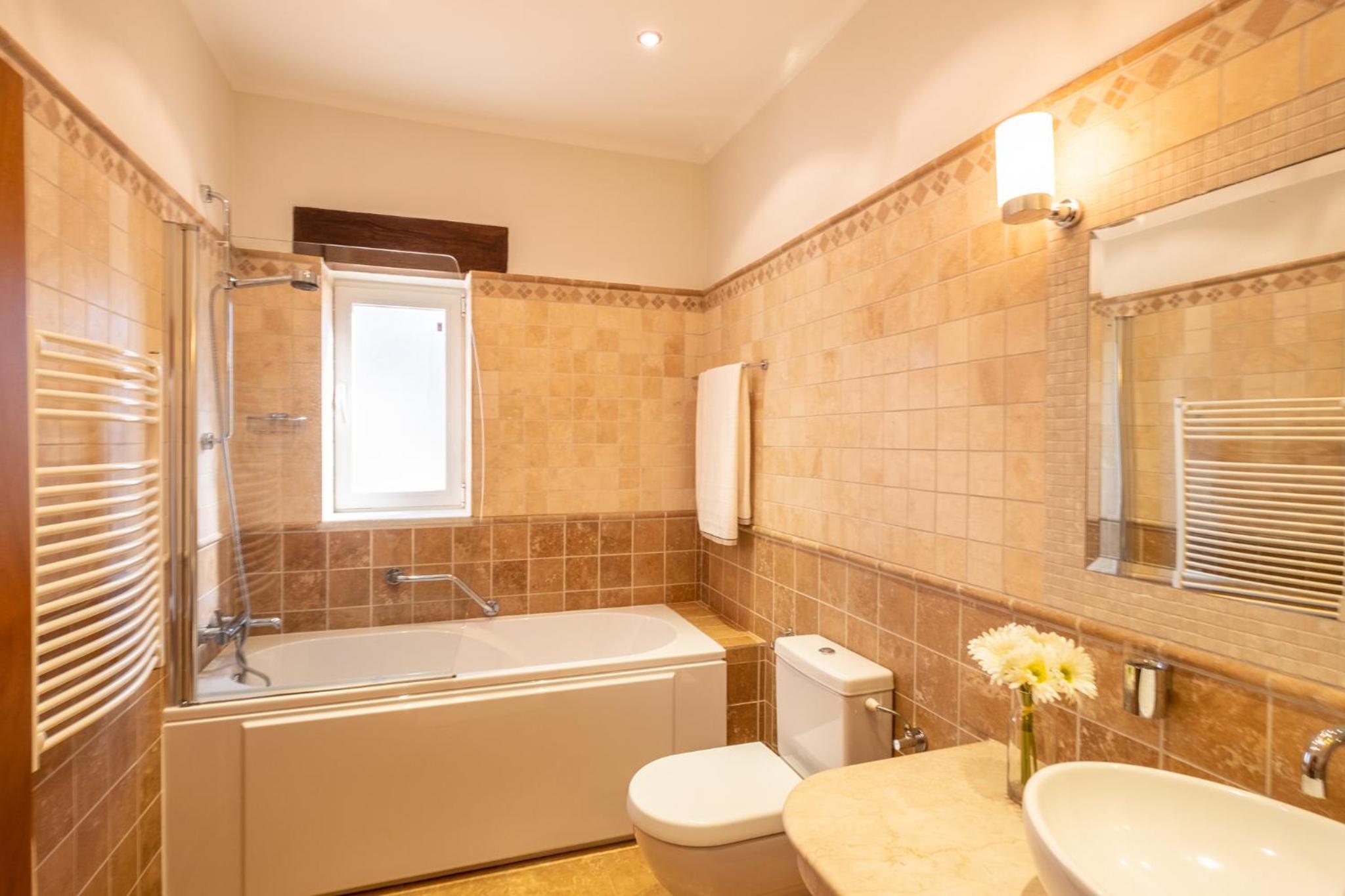 Casa Amada - Private Villa - Heated pool - Free wifi - Air Con, photo 4