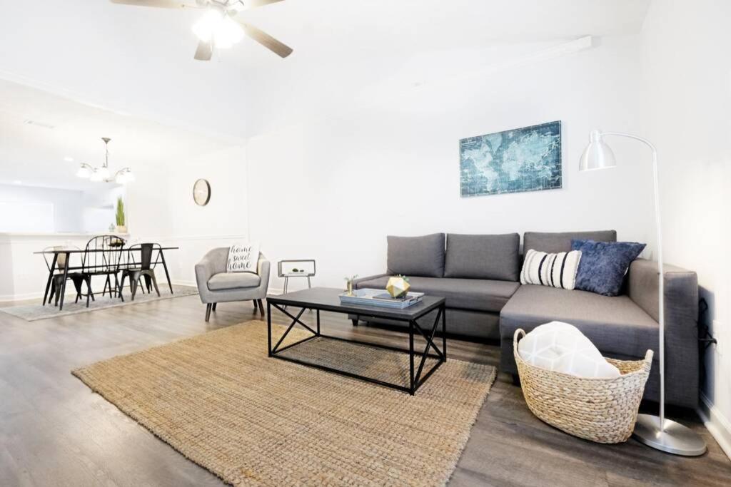 Dwell Proper 2 Bedroom Condo 4