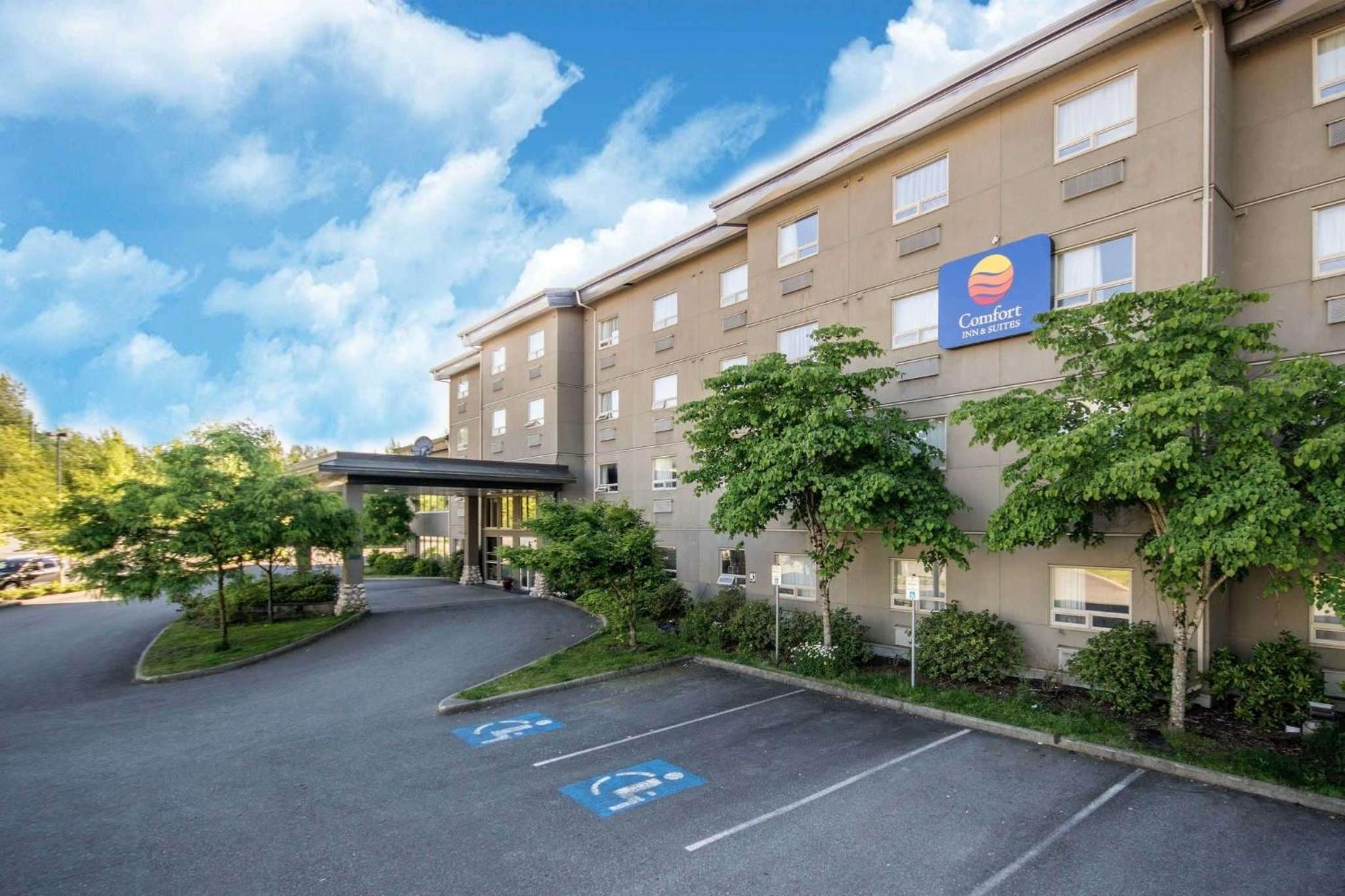 Langley Vacations - Comfort Inn  Suites - Property Image 1
