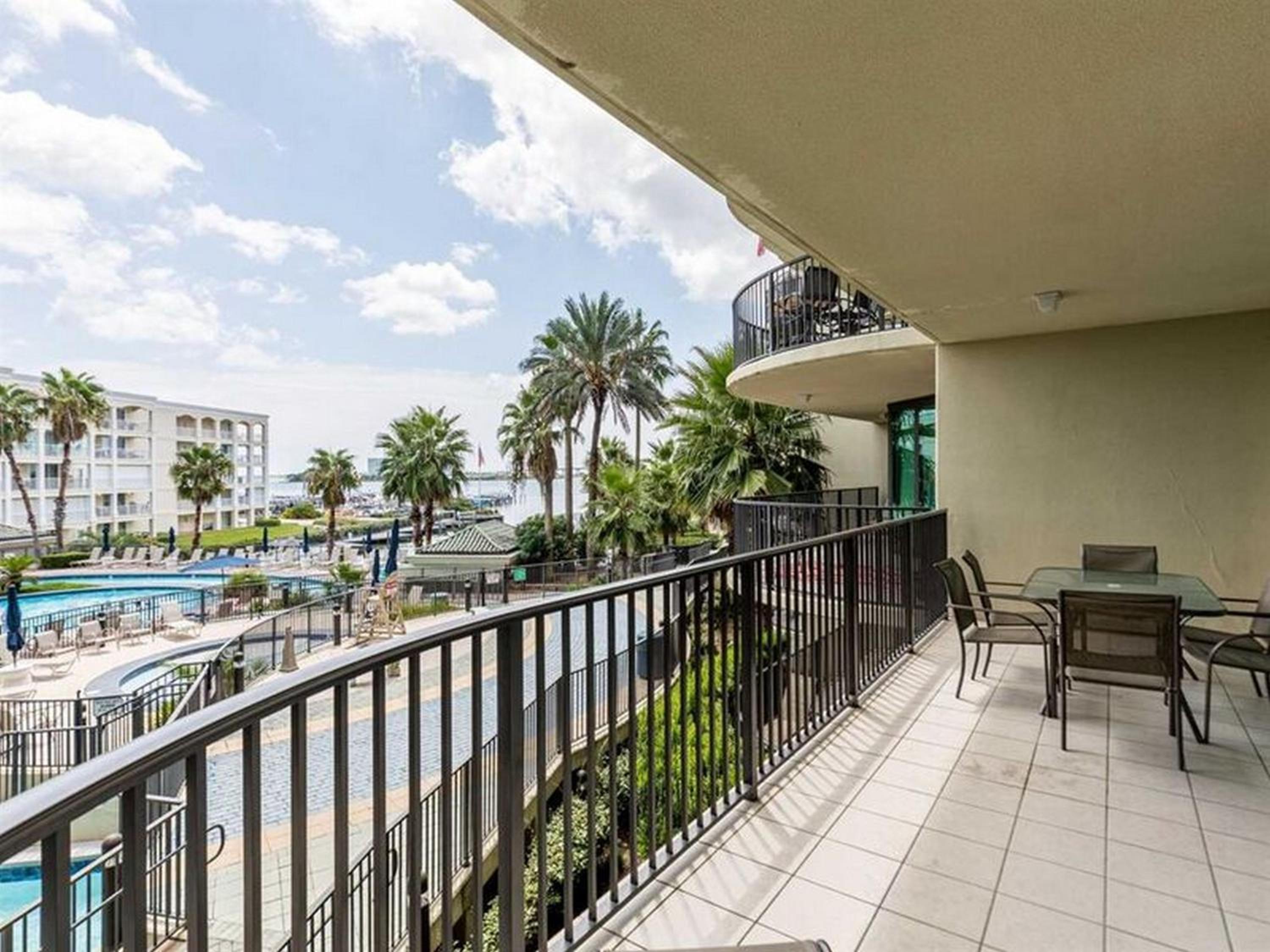 Hotel Phoenix On The Bay 2208 by Meyer Vacation Rentals - Image 1