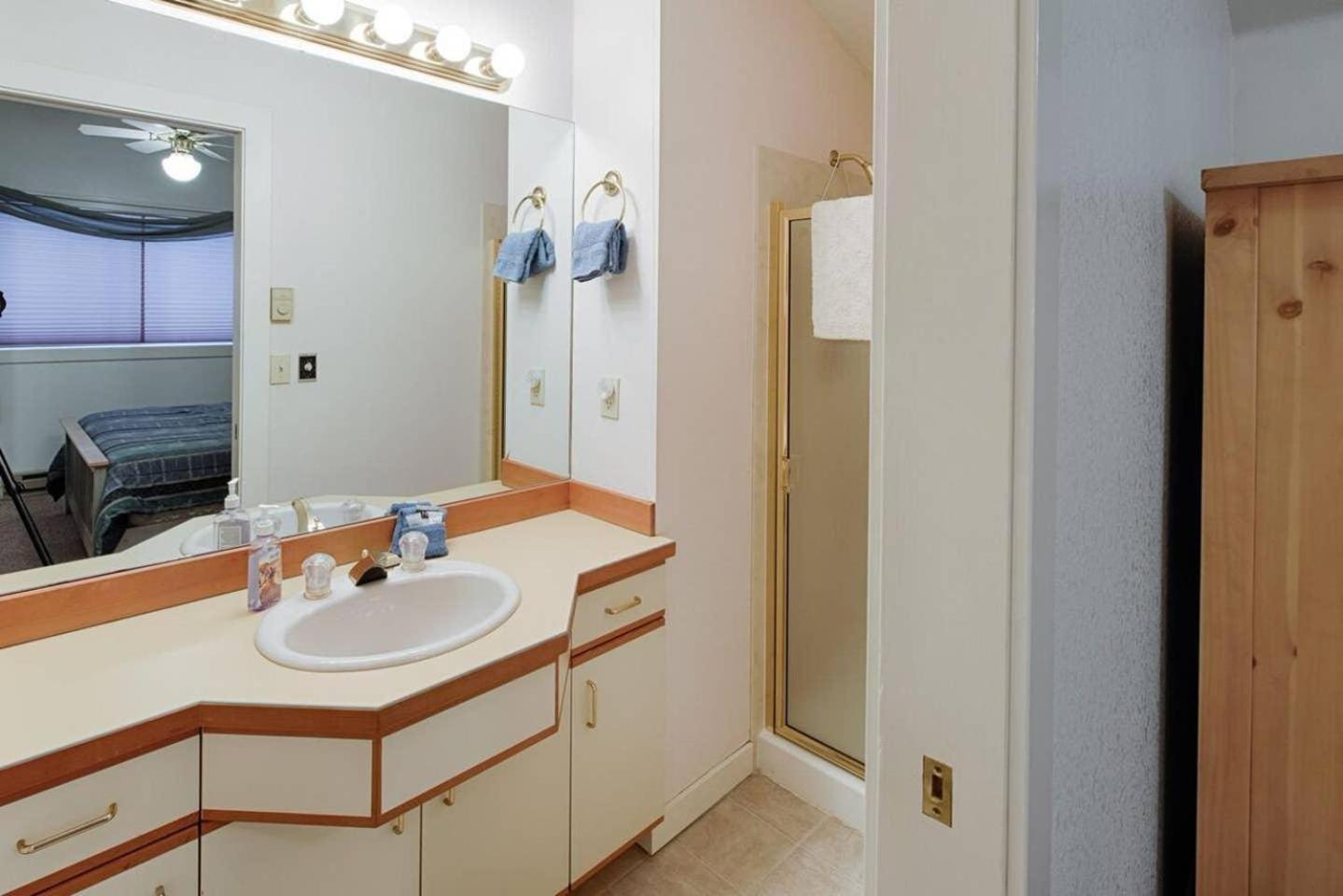 Evergreen House by Casago McCall - Donerightmanagement view 2