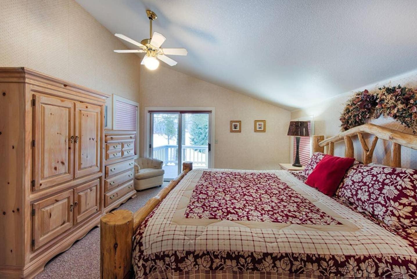 Evergreen House by Casago McCall - Donerightmanagement view 3