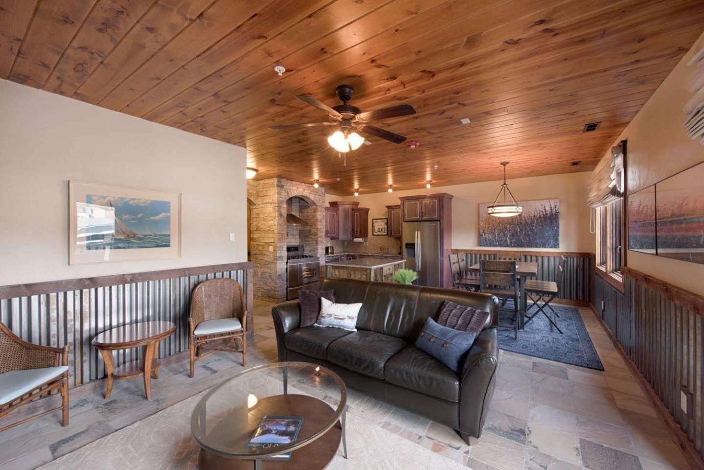 TimberCrest Downtown Lakeview Condo South by Casago McCall - Donerightmanagement