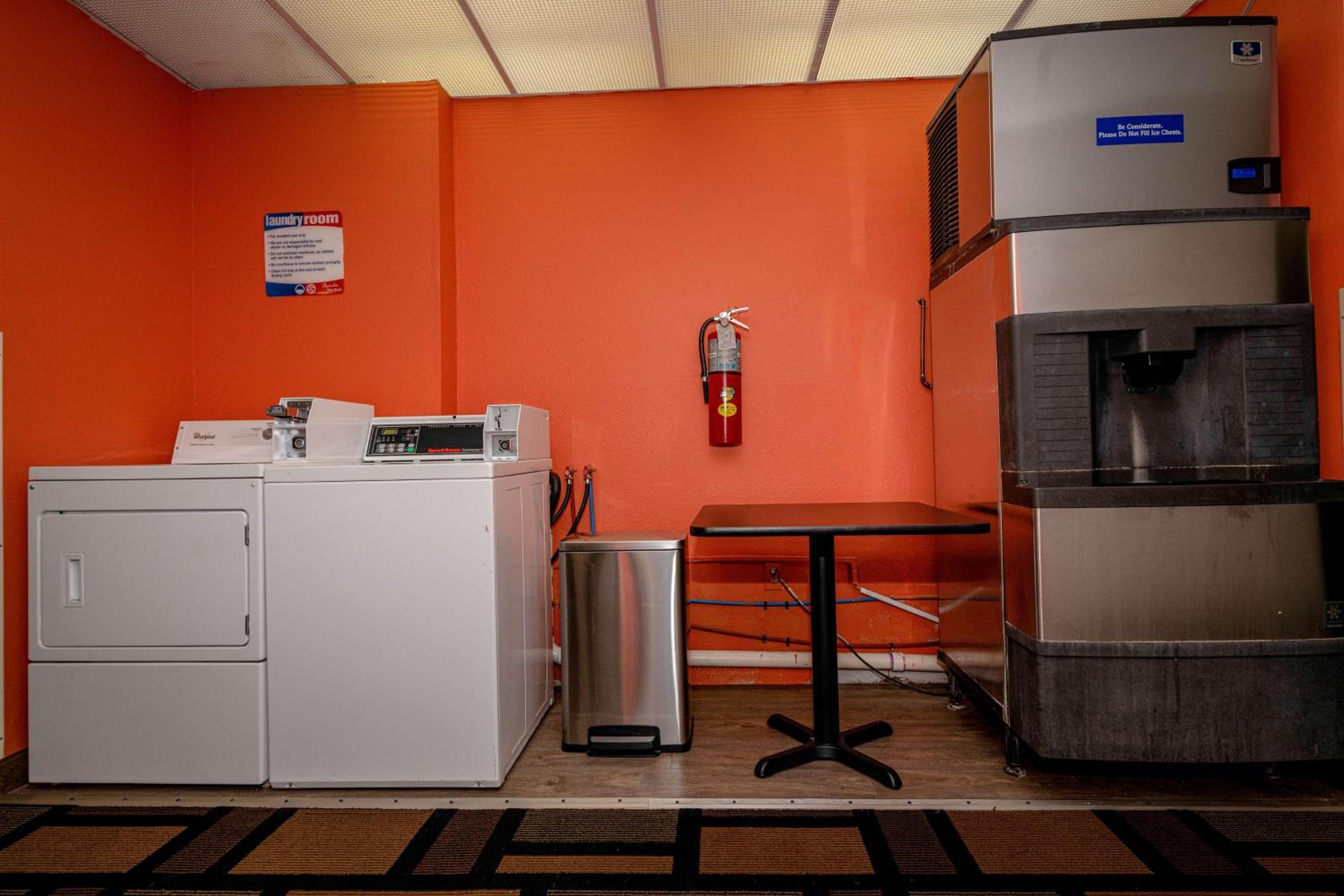 Motel 6-Lincoln, NE view 3