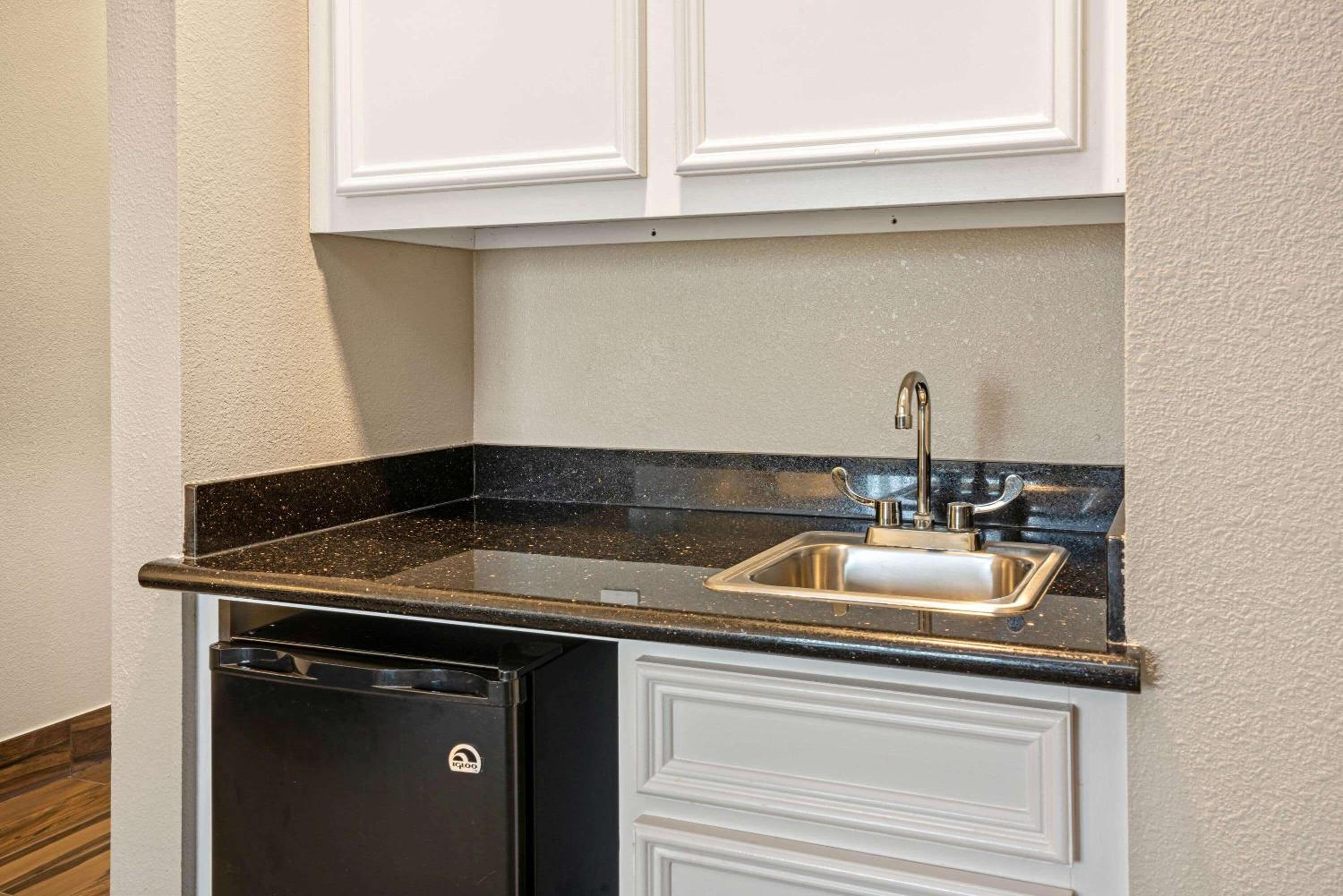 La Quinta by Wyndham Houston - Magnolia - Property Image 8
