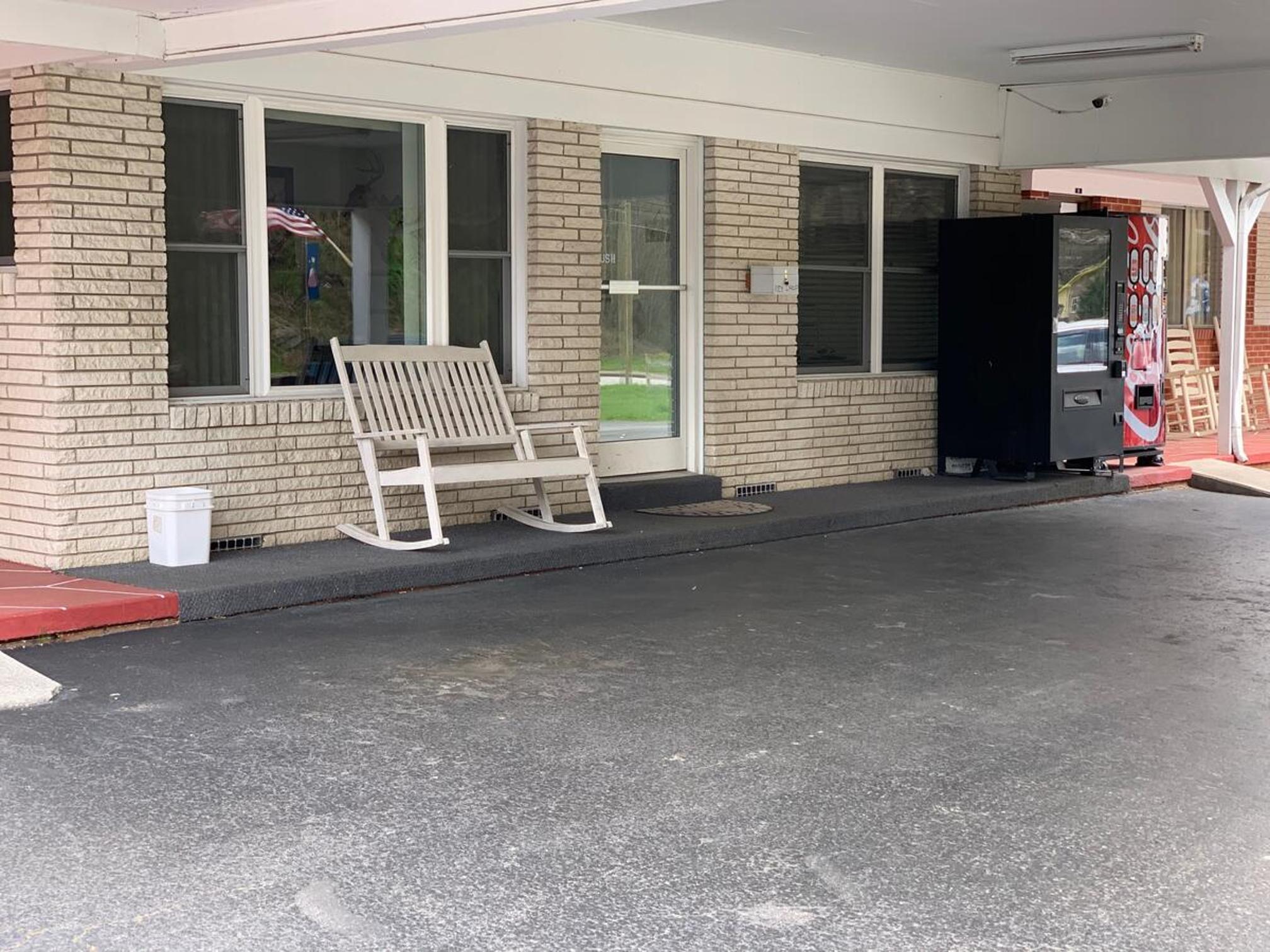 Travelowes Motel - Maggie Valley