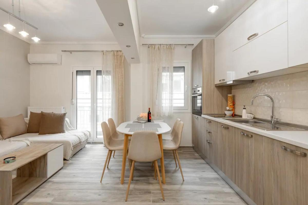 Downtown City Apartment photo 2