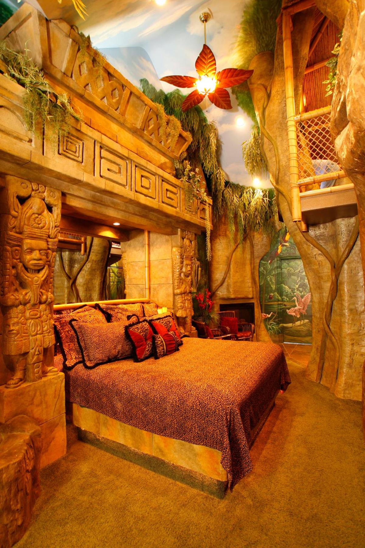 Black Swan Inn Luxurious Theme Rooms