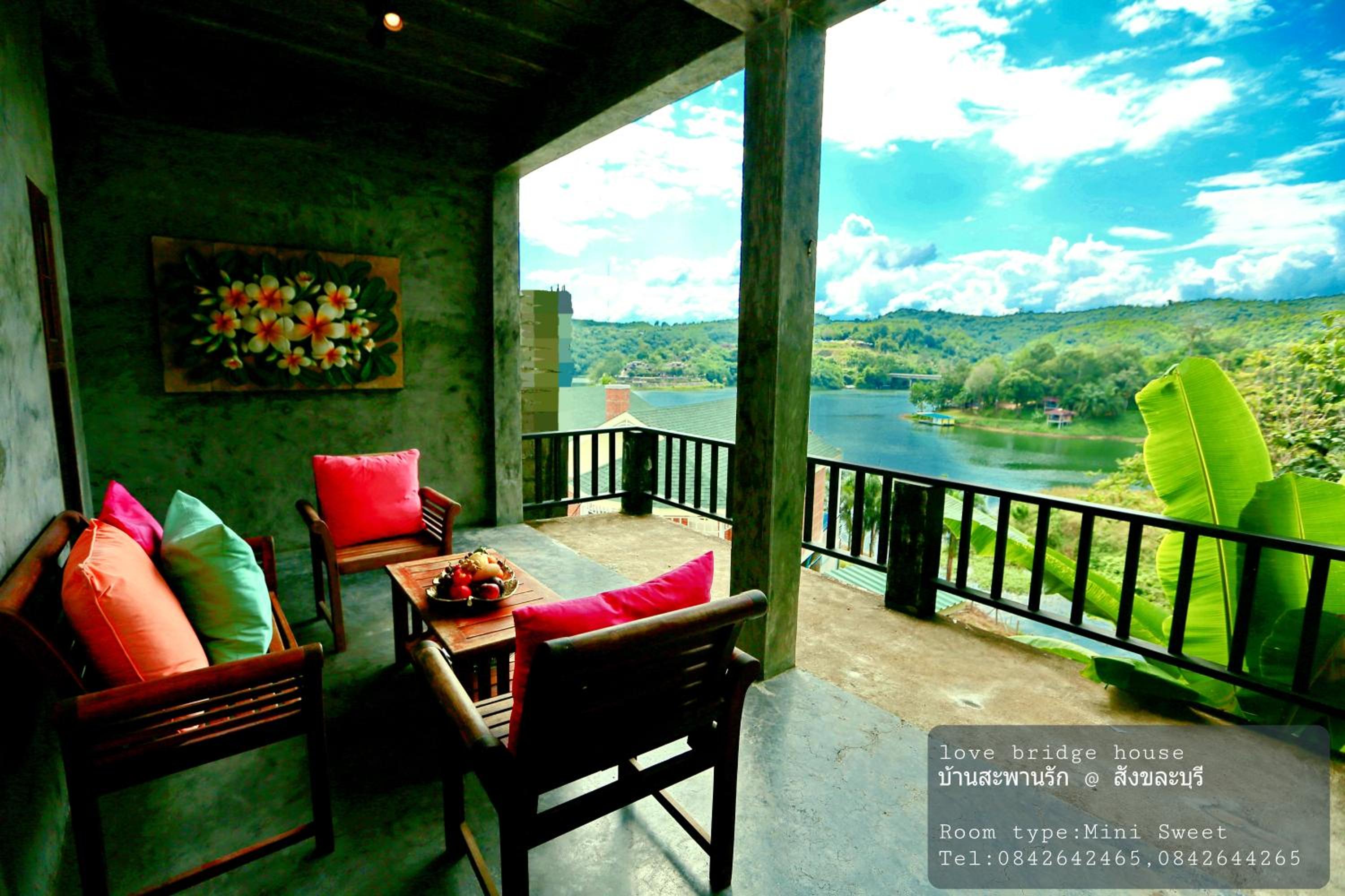 Hotel Love Bridge House บ้านสะพานรัก - Image 1