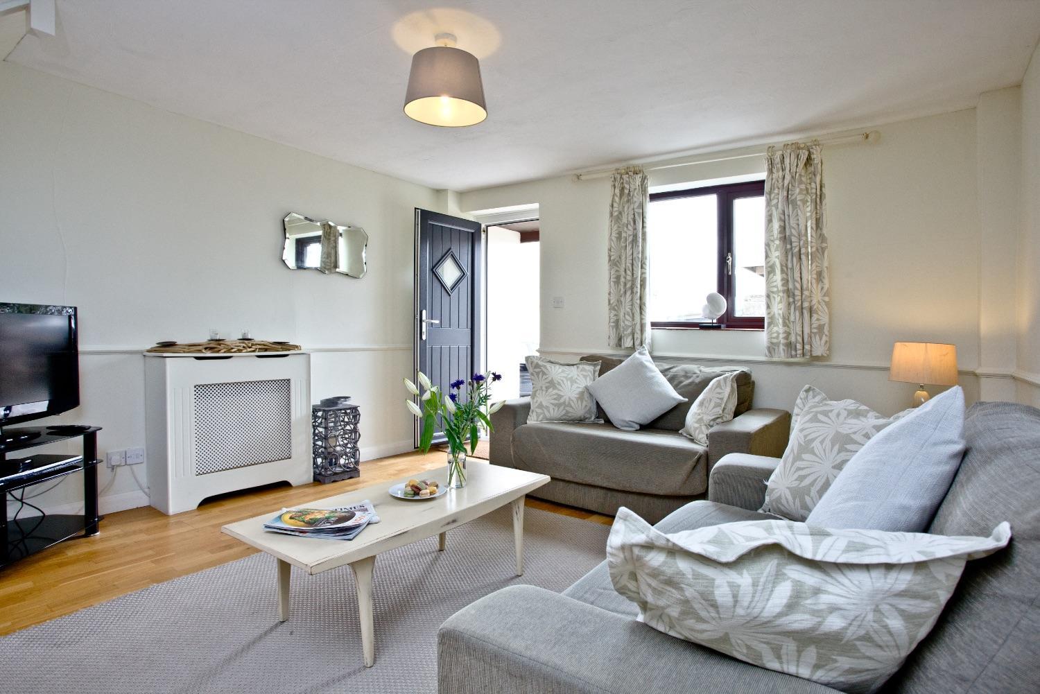 East Thorne - Cornwall view 3