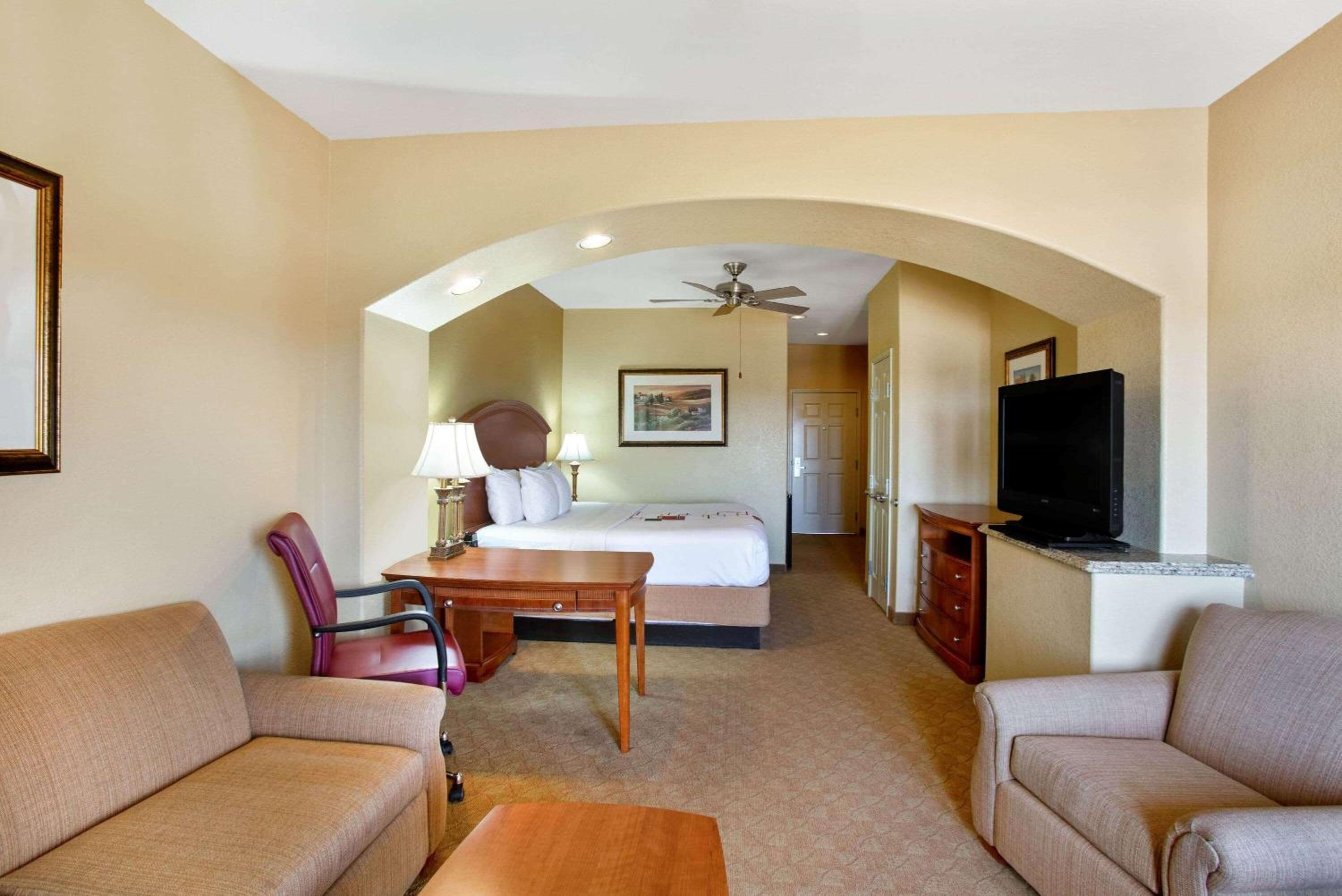 Marble Falls Vacations - La Quinta by Wyndham Marble Falls - Property Image 115