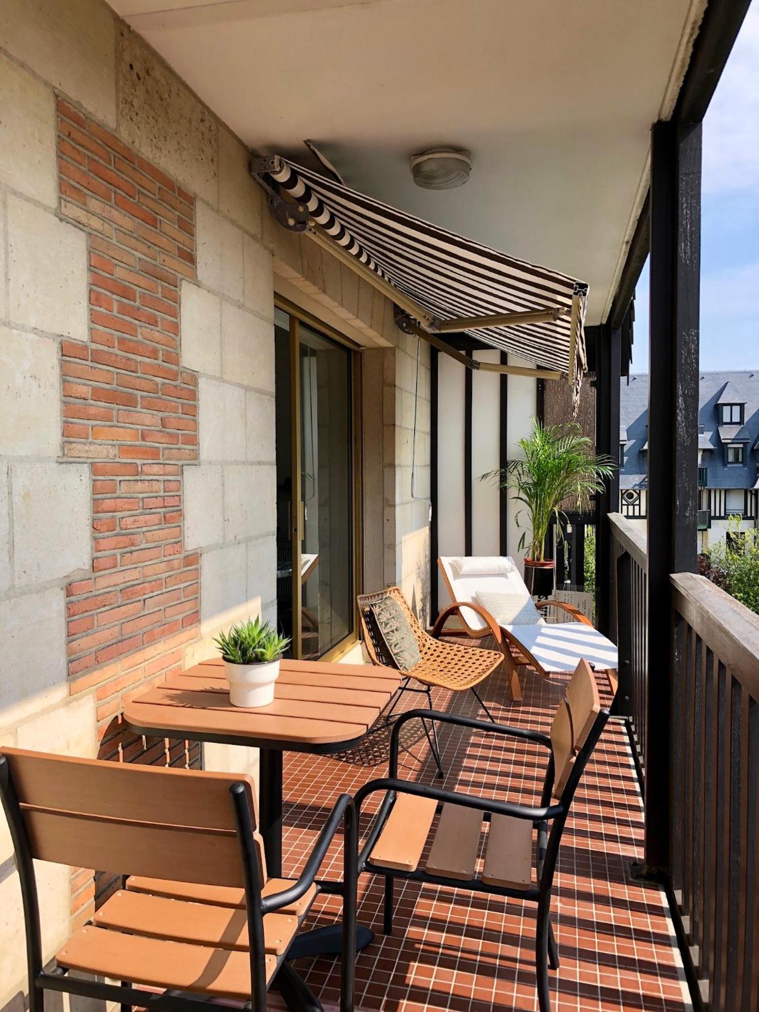 Beau studio terrasse vue jardin - à 2 pas de la mer