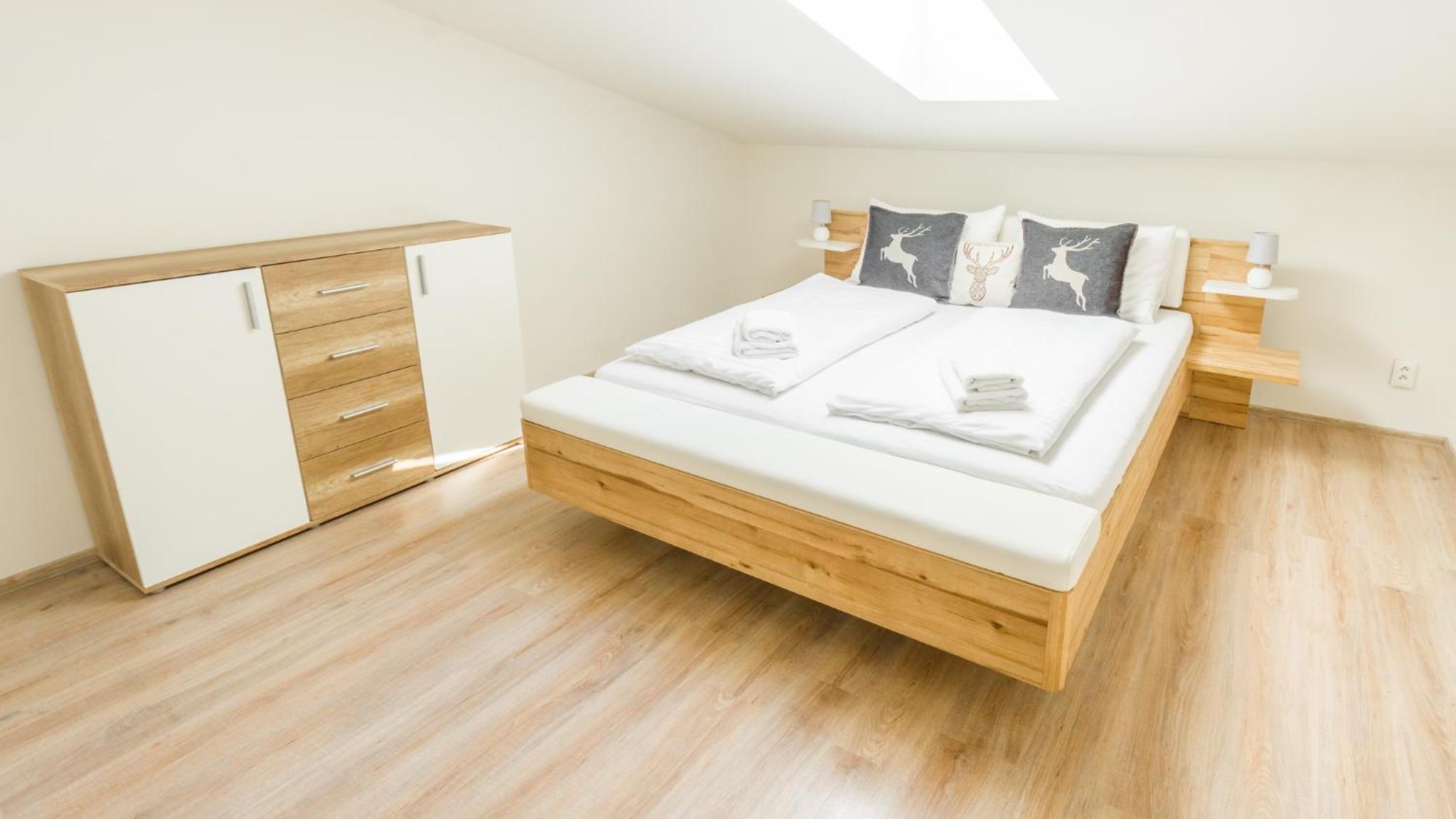Praga Apartments & Restaurant Zell am See-Kaprun
